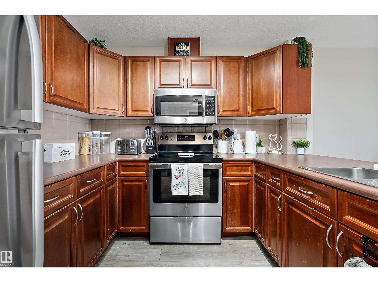 #301 530 Hooke Rd Nw Property Photo 7