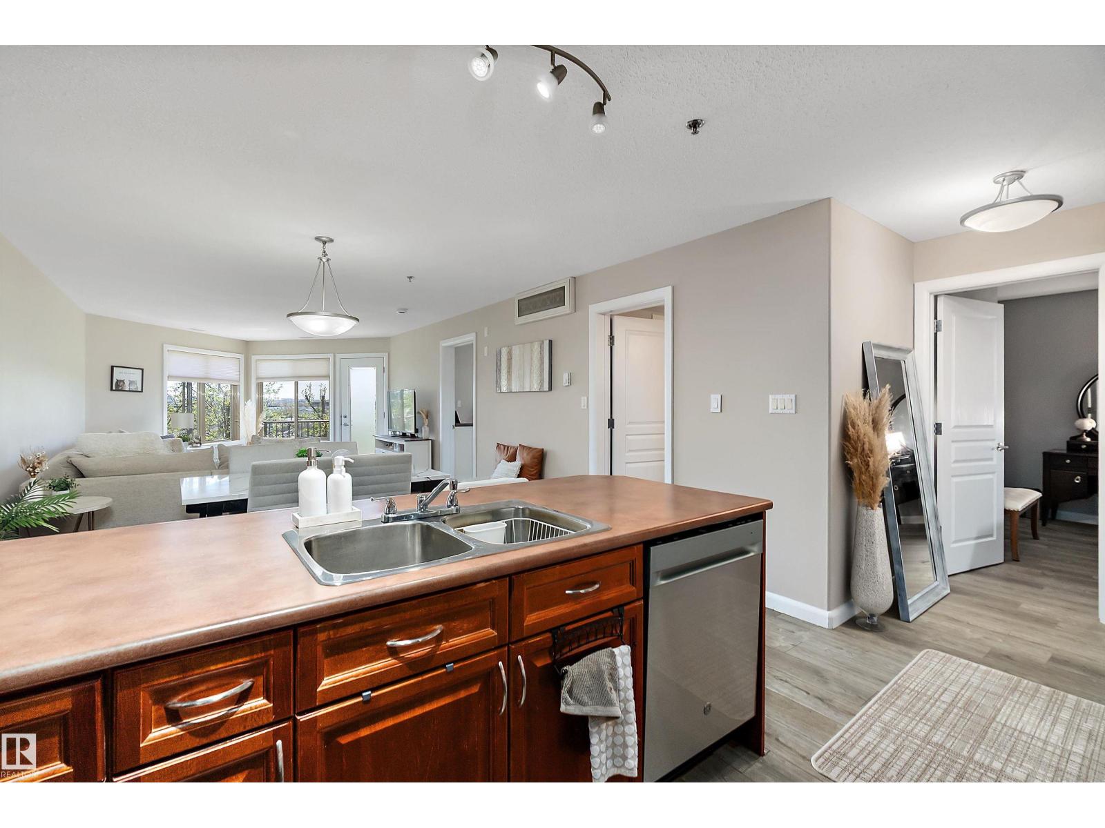 #301 530 Hooke Rd Nw Property Photo 8