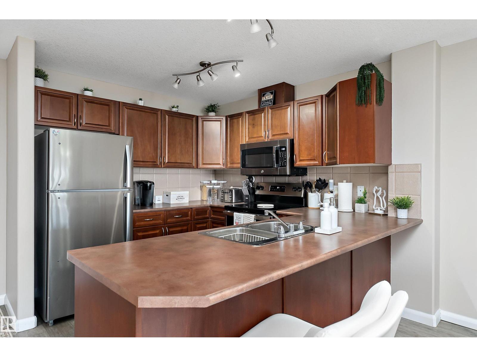 #301 530 Hooke Rd Nw Property Photo 9