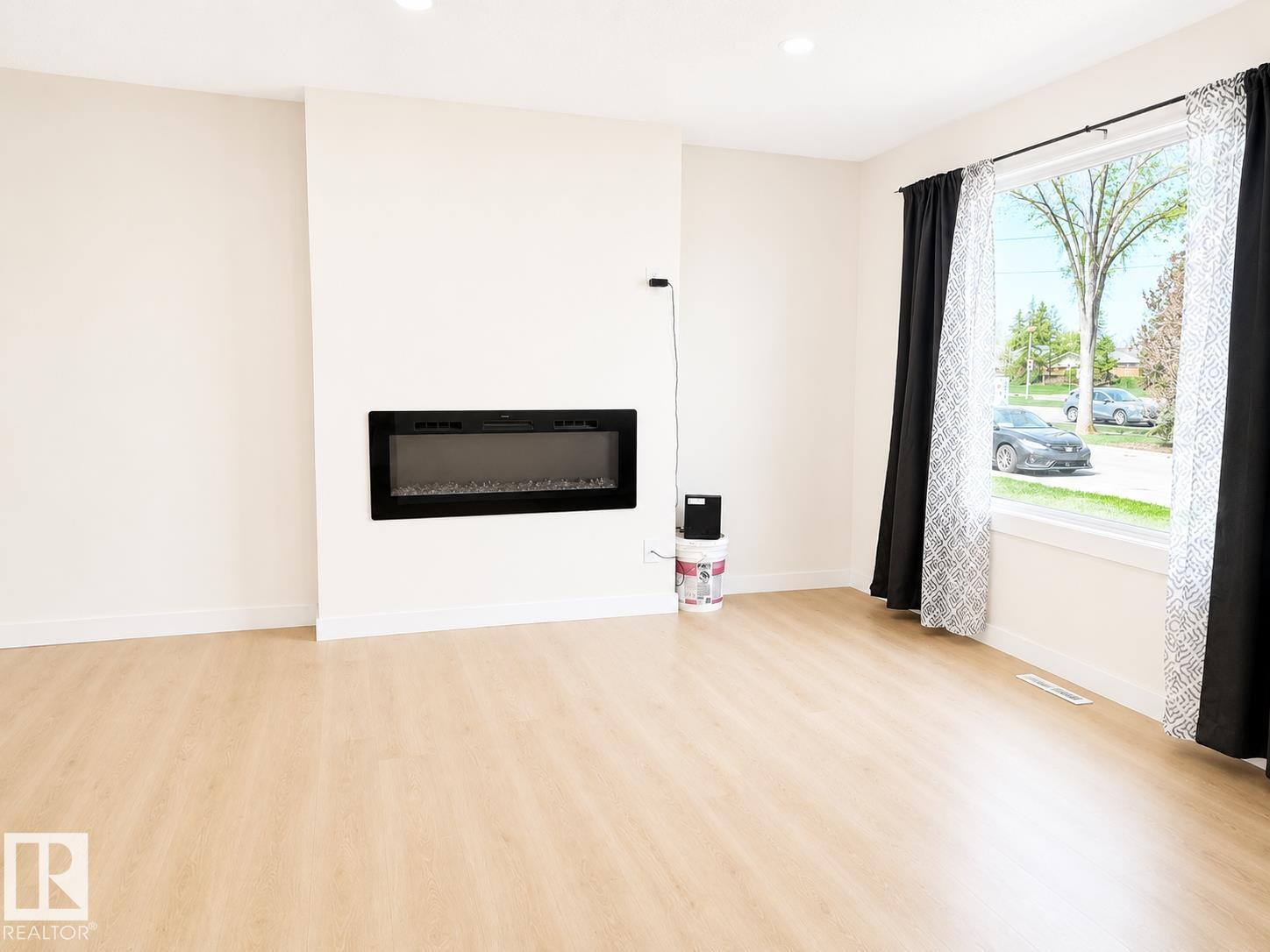 11519 137 Av Nw Property Photo 2