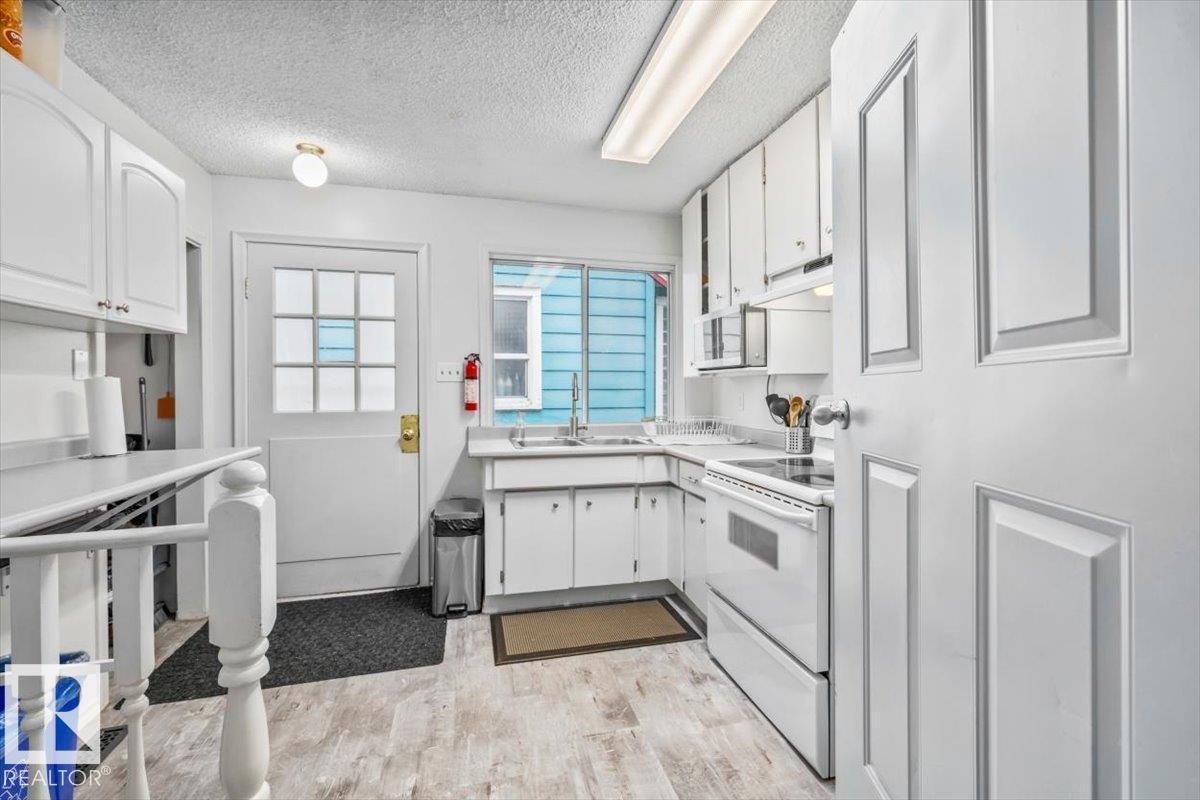 11428 79 Av Nw Property Photo 22