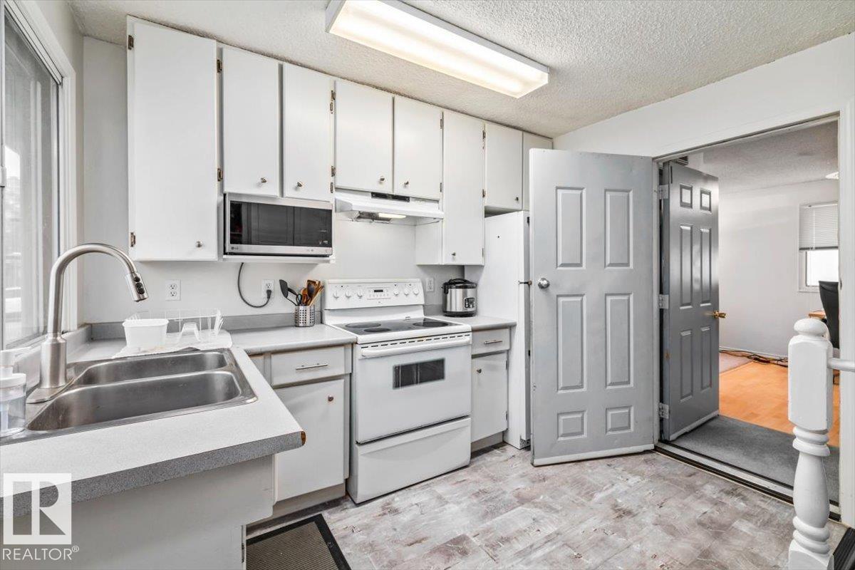 11428 79 Av Nw Property Photo 23
