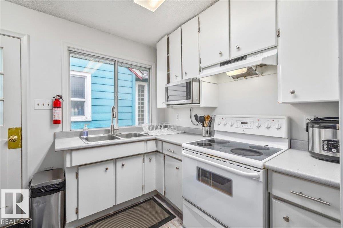 11428 79 Av Nw Property Photo 24