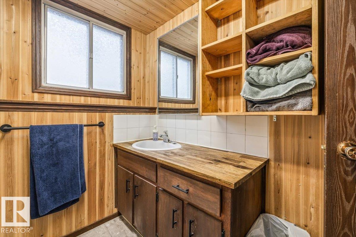 11428 79 Av Nw Property Photo 32