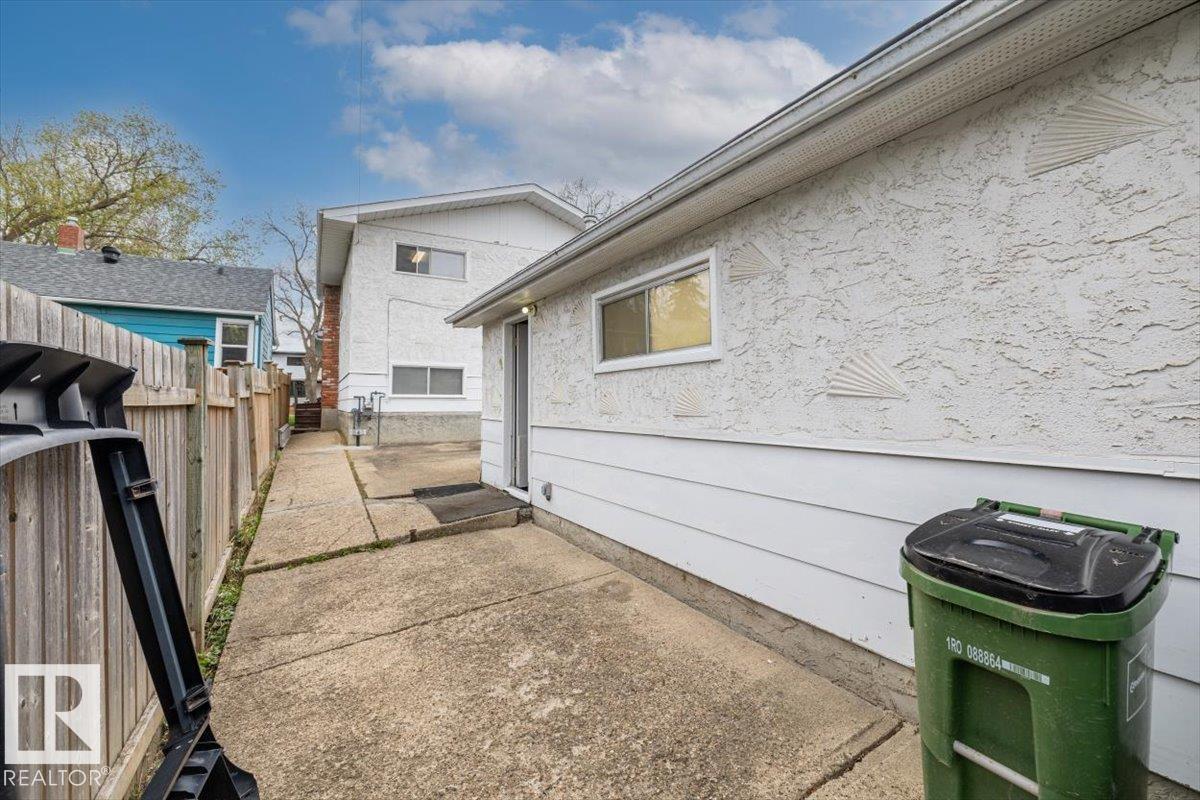 11428 79 Av Nw Property Photo 42