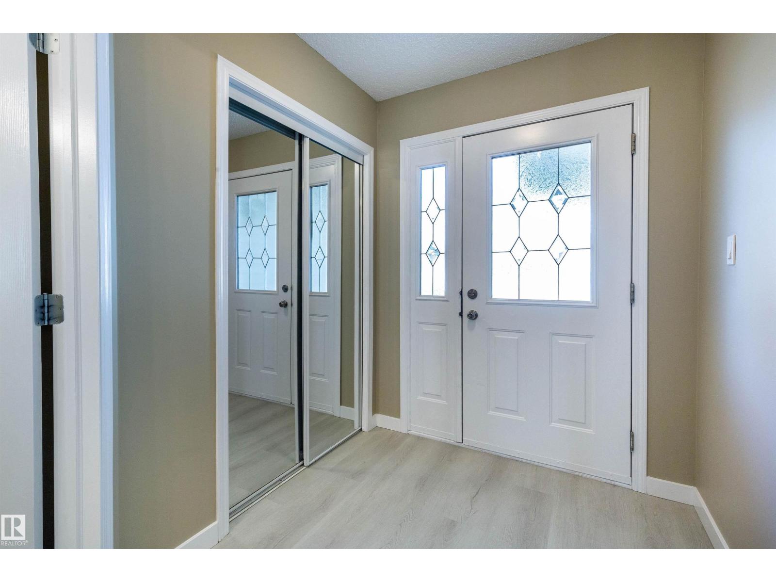 #116 5001 62 St Property Photo 2