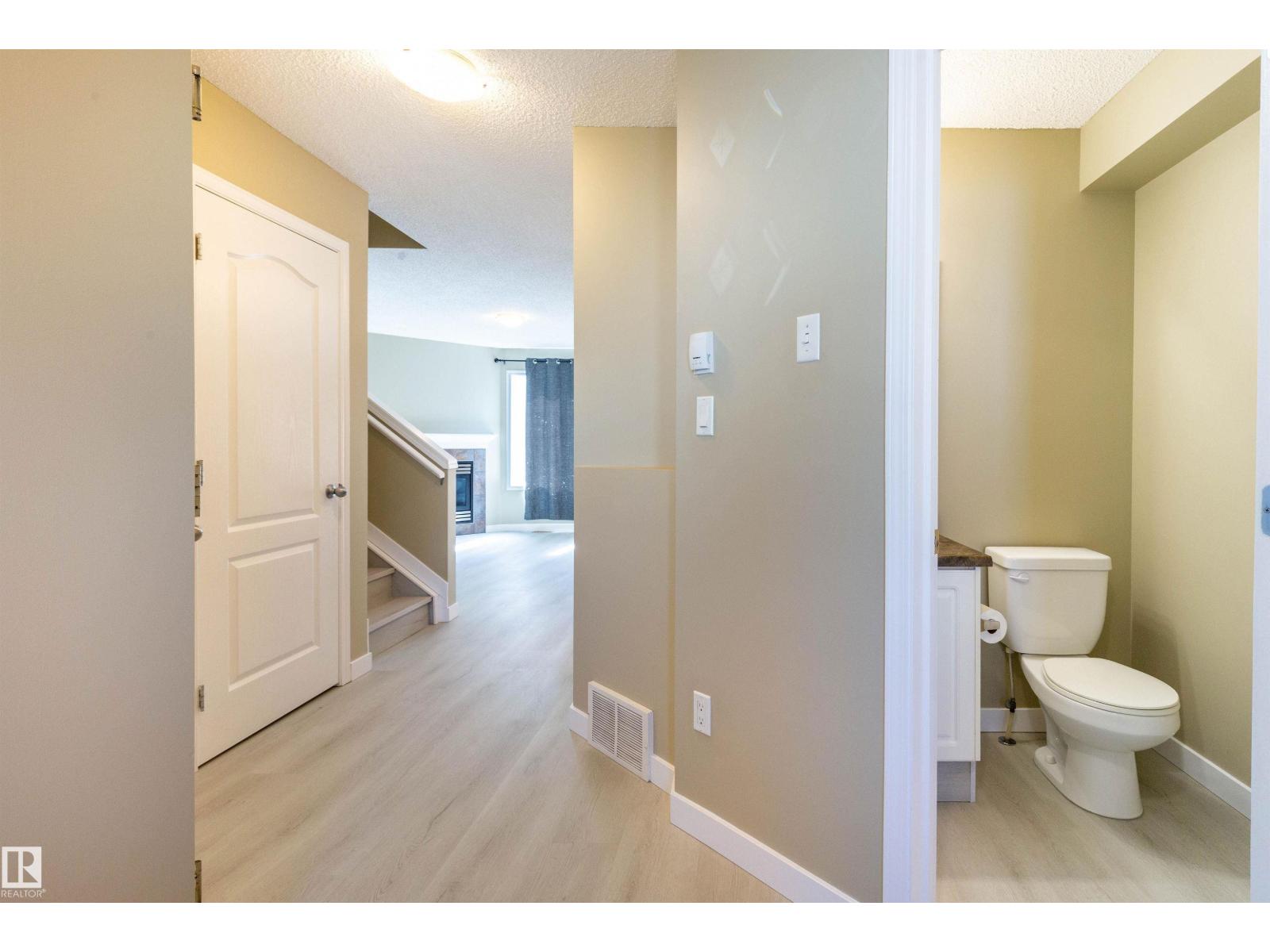 #116 5001 62 St Property Photo 3