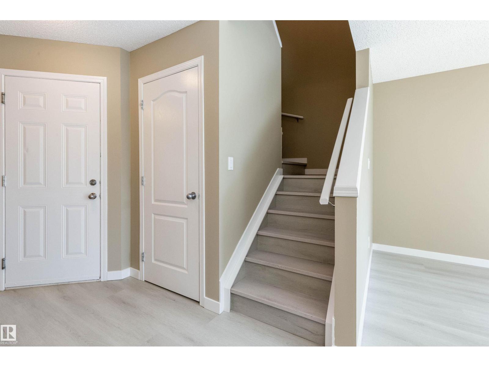 #116 5001 62 St Property Photo 6