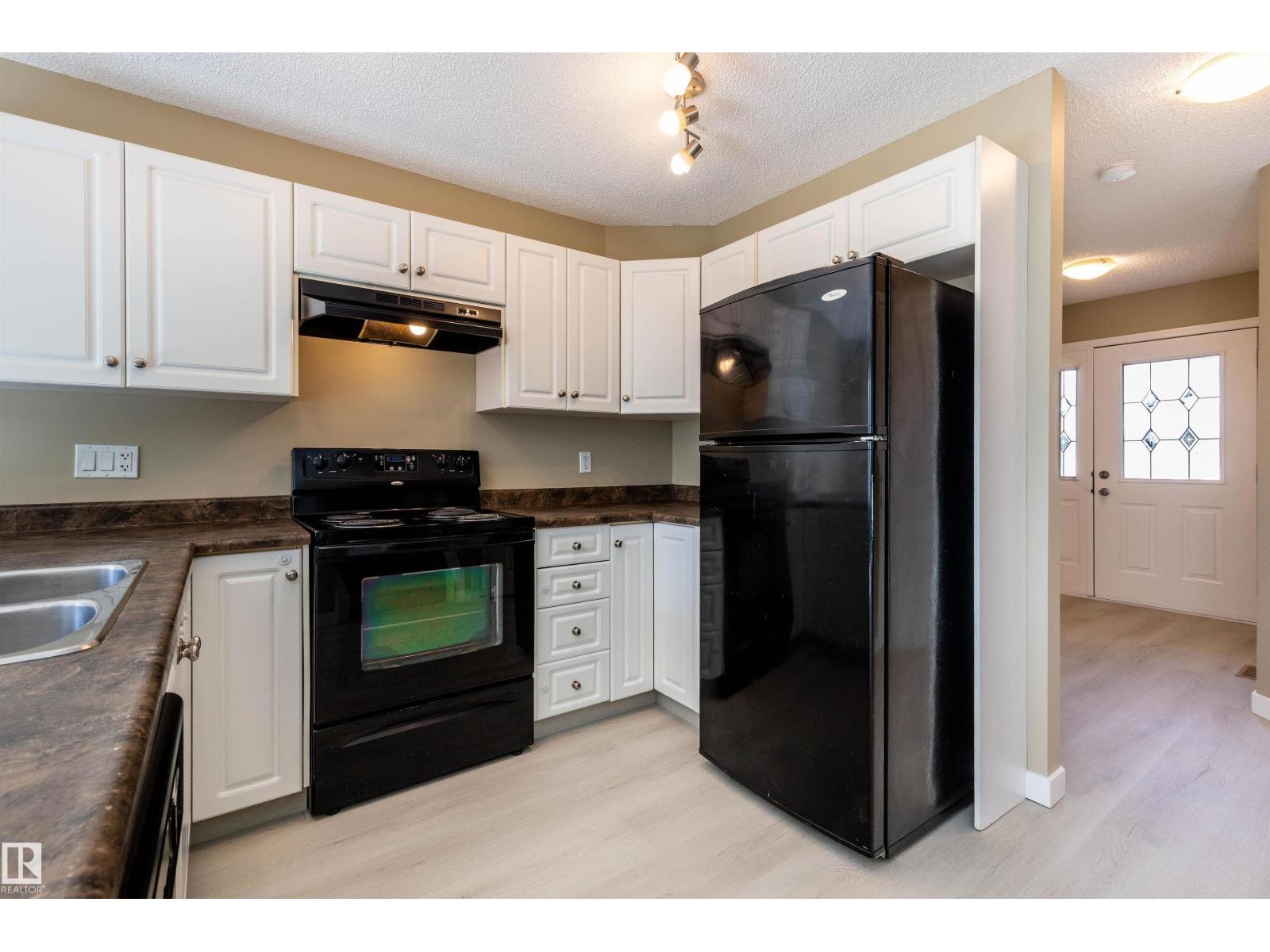 #116 5001 62 St Property Photo 8
