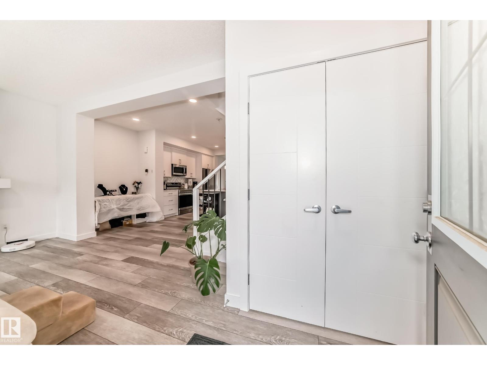 6620 46 Av Property Photo 5