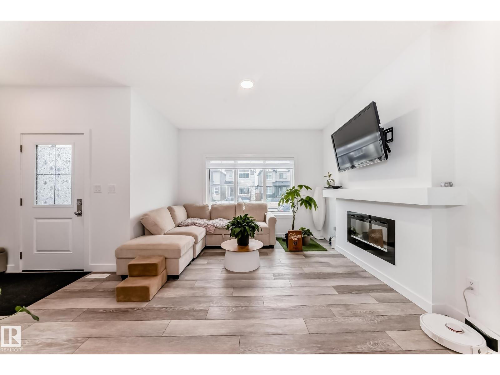 6620 46 Av Property Photo 16