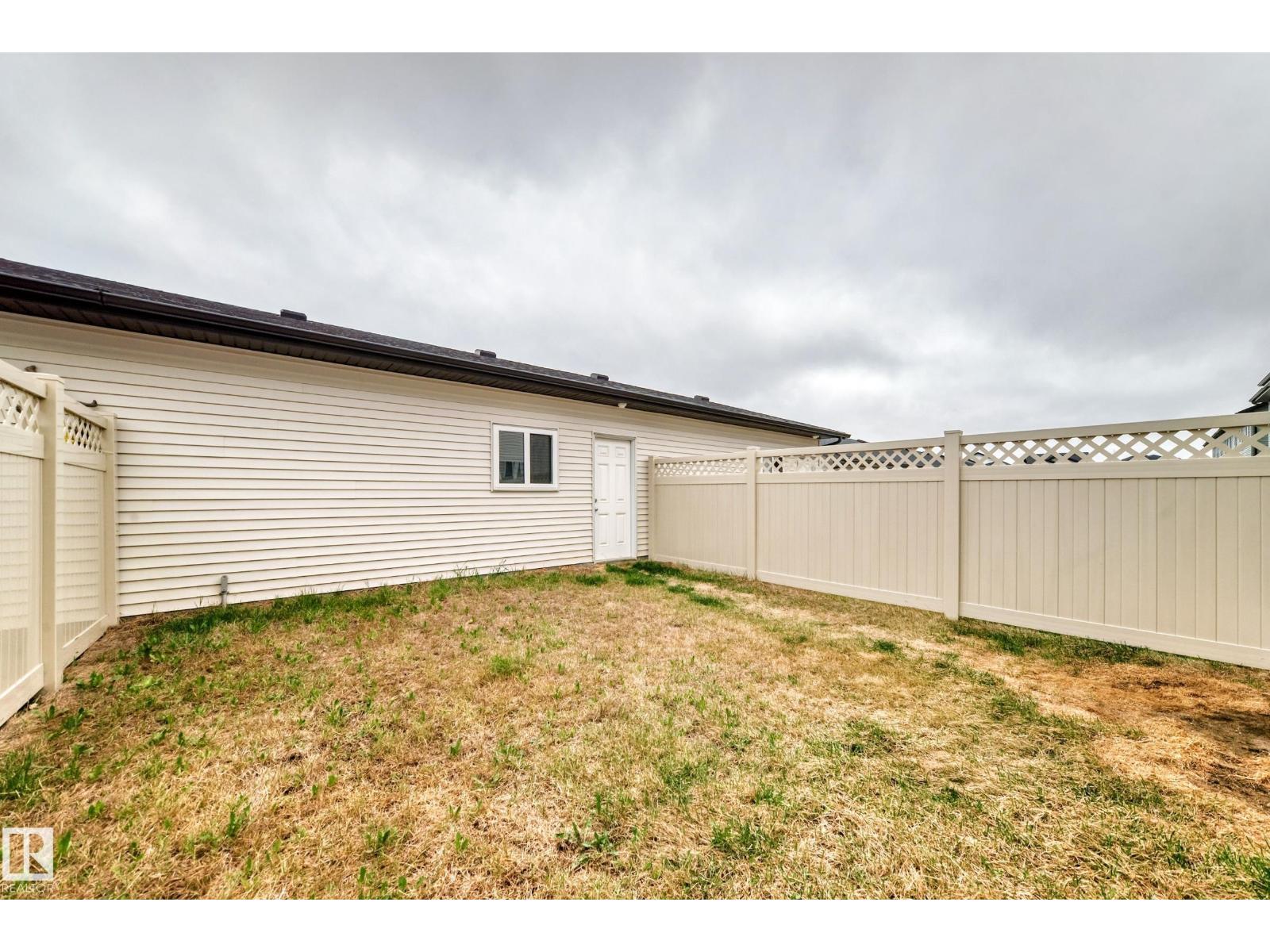 6620 46 Av Property Photo 40