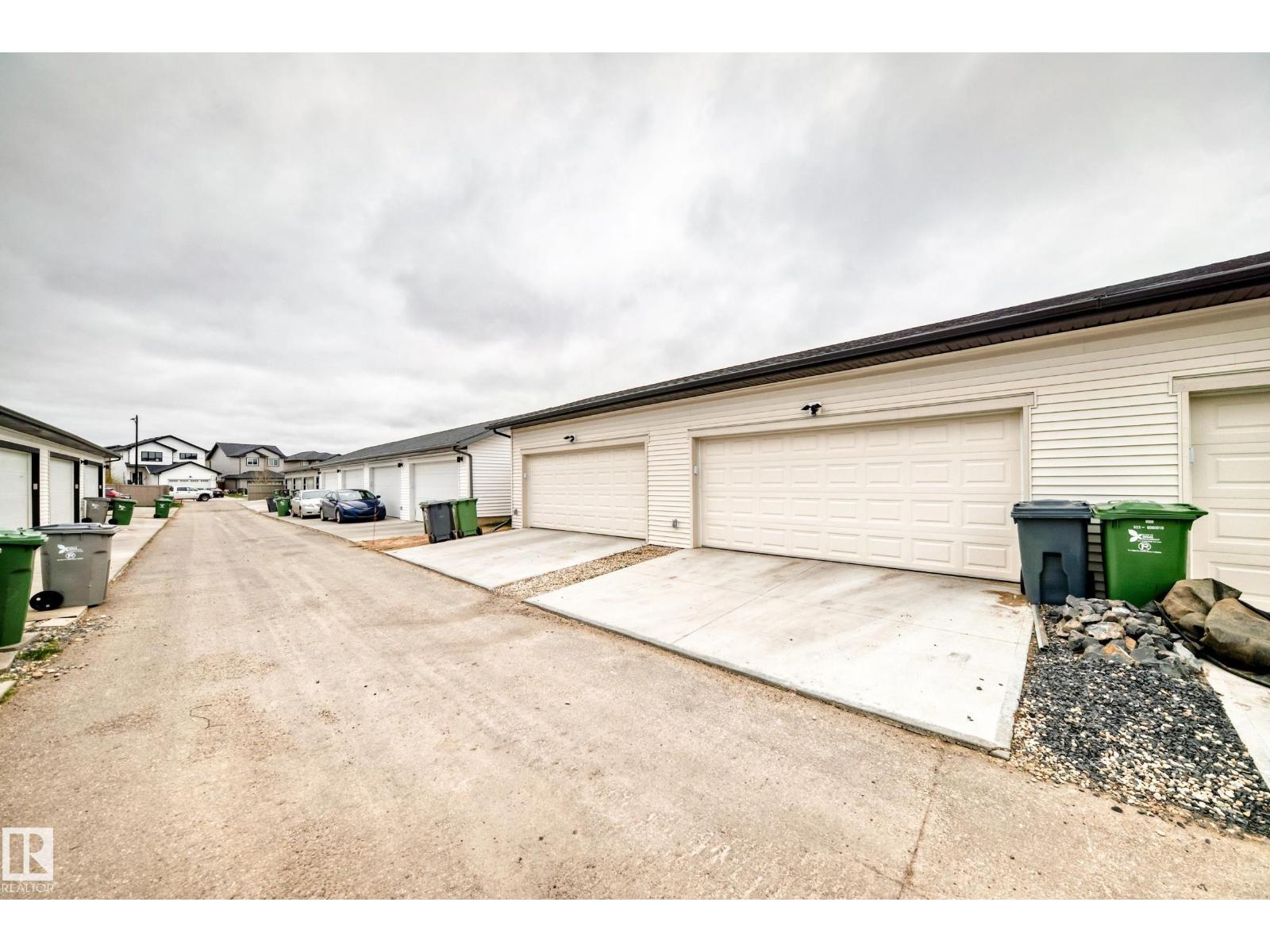 6620 46 Av Property Photo 46