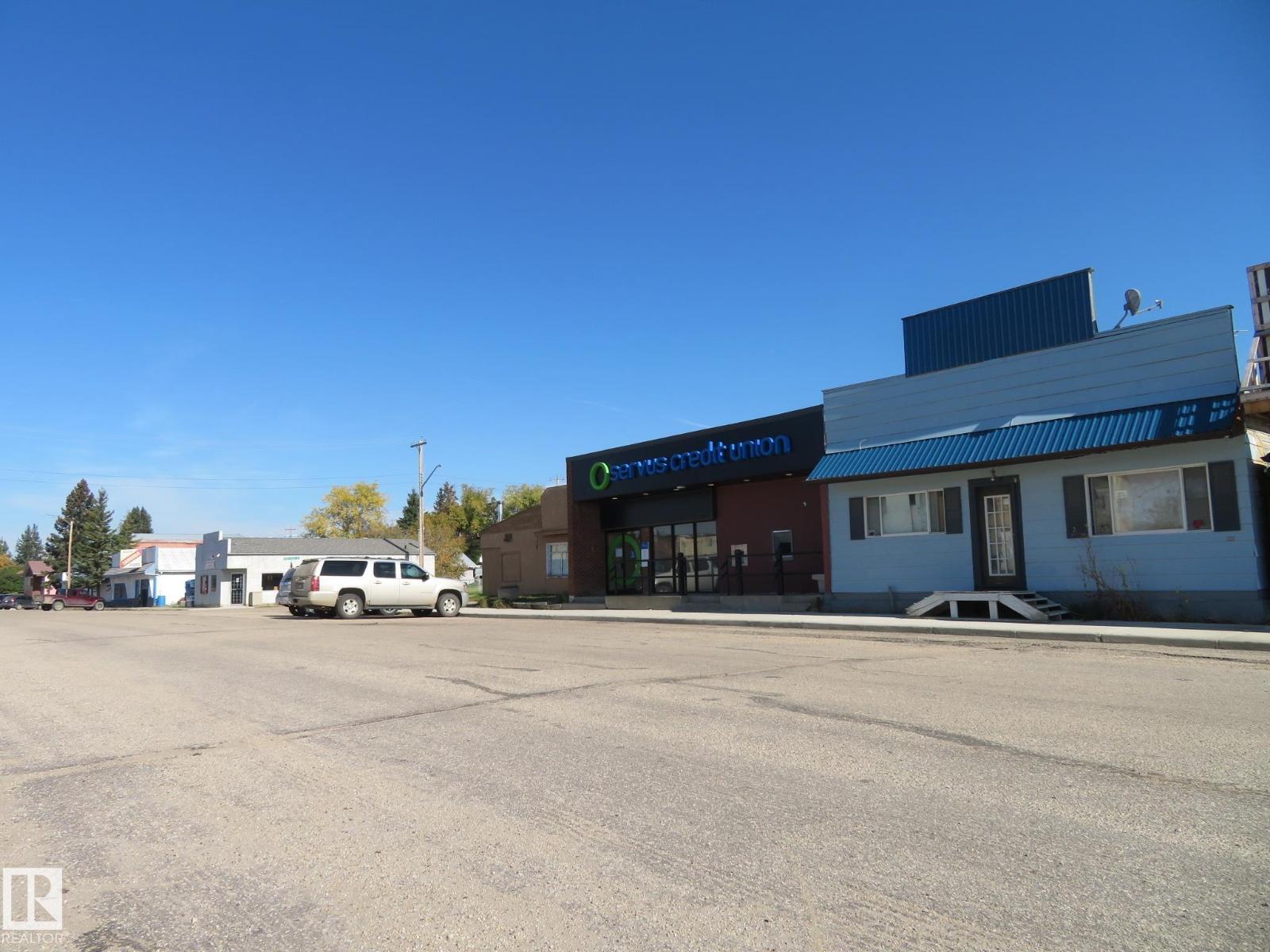 4808 50 Av Property Photo 6