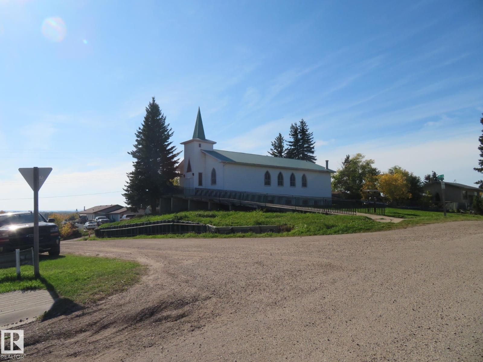 4808 50 Av Property Photo 18