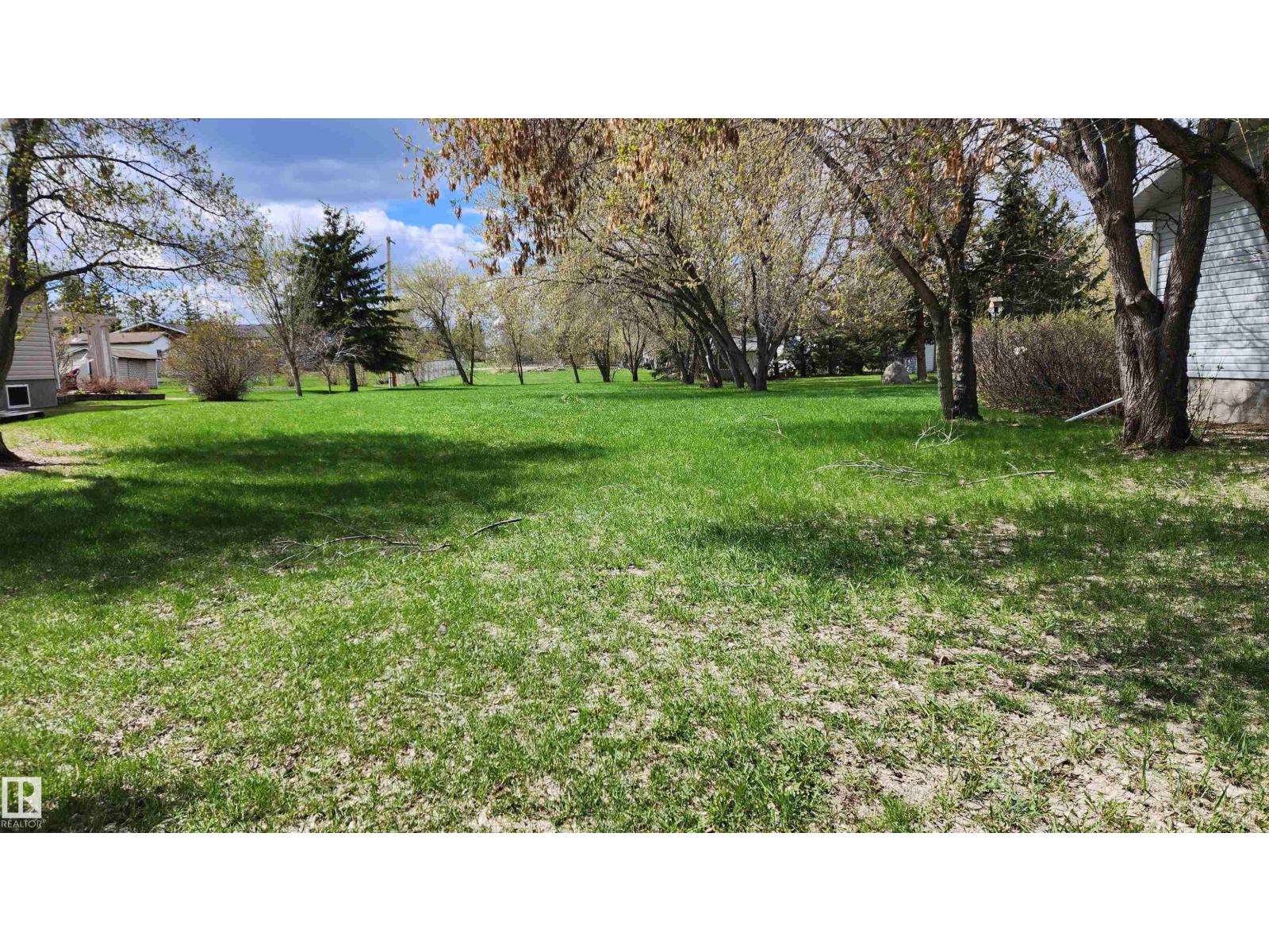 4806 48 St Property Photo 1