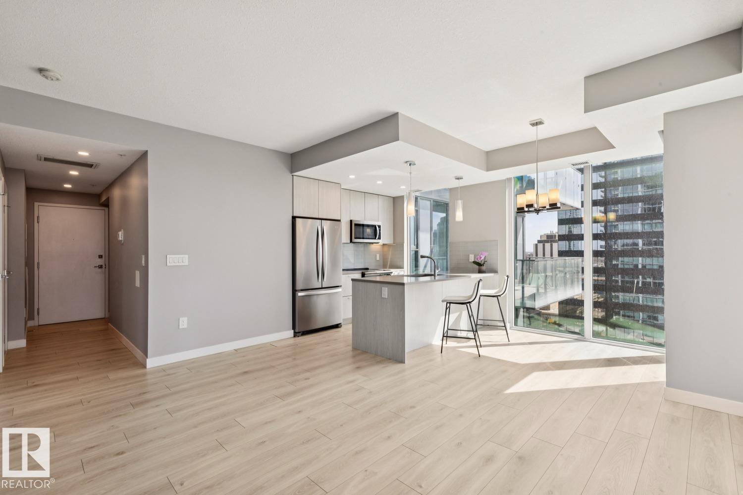 #1601 10180 103 St Nw Property Photo 7