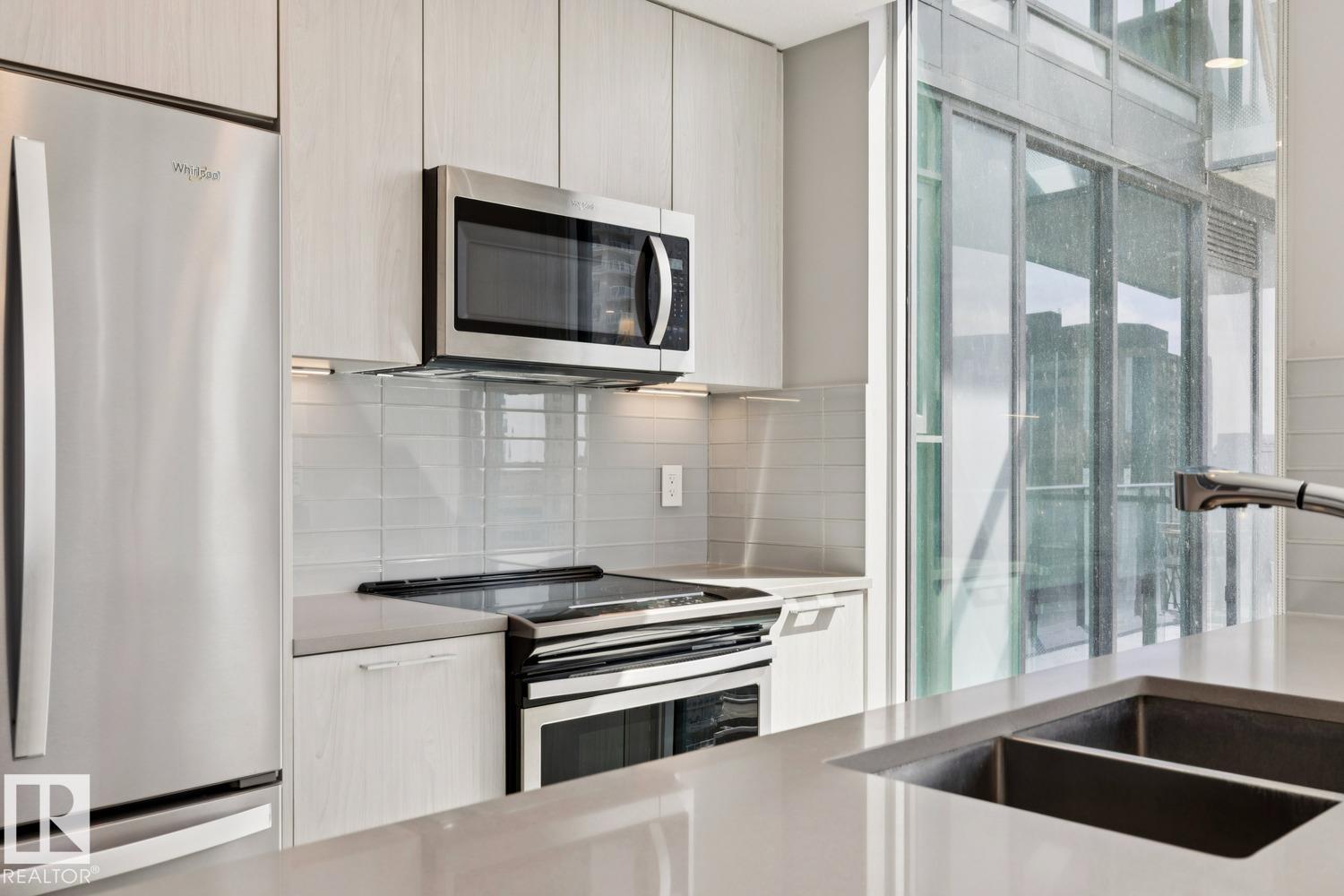 #1601 10180 103 St Nw Property Photo 8
