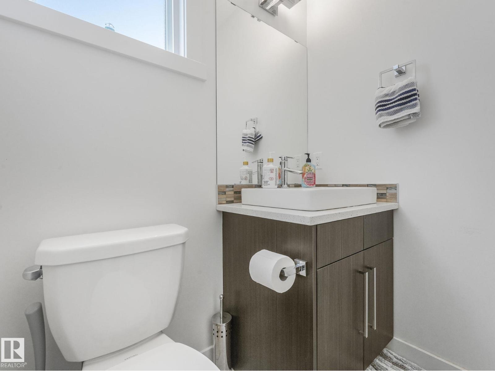 22522 98a Av Nw Property Photo 42