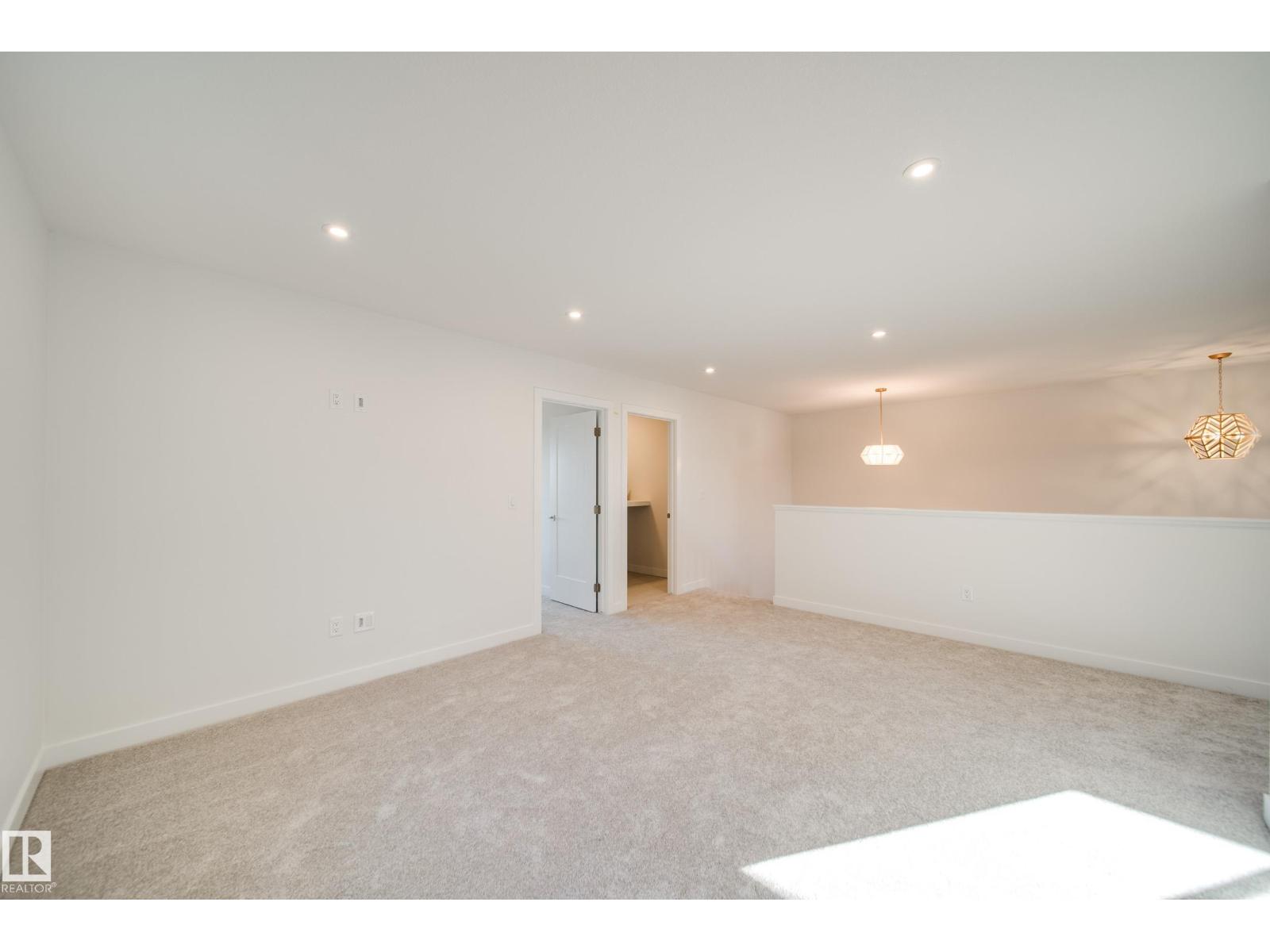 77 Chartres Cl Property Photo 13