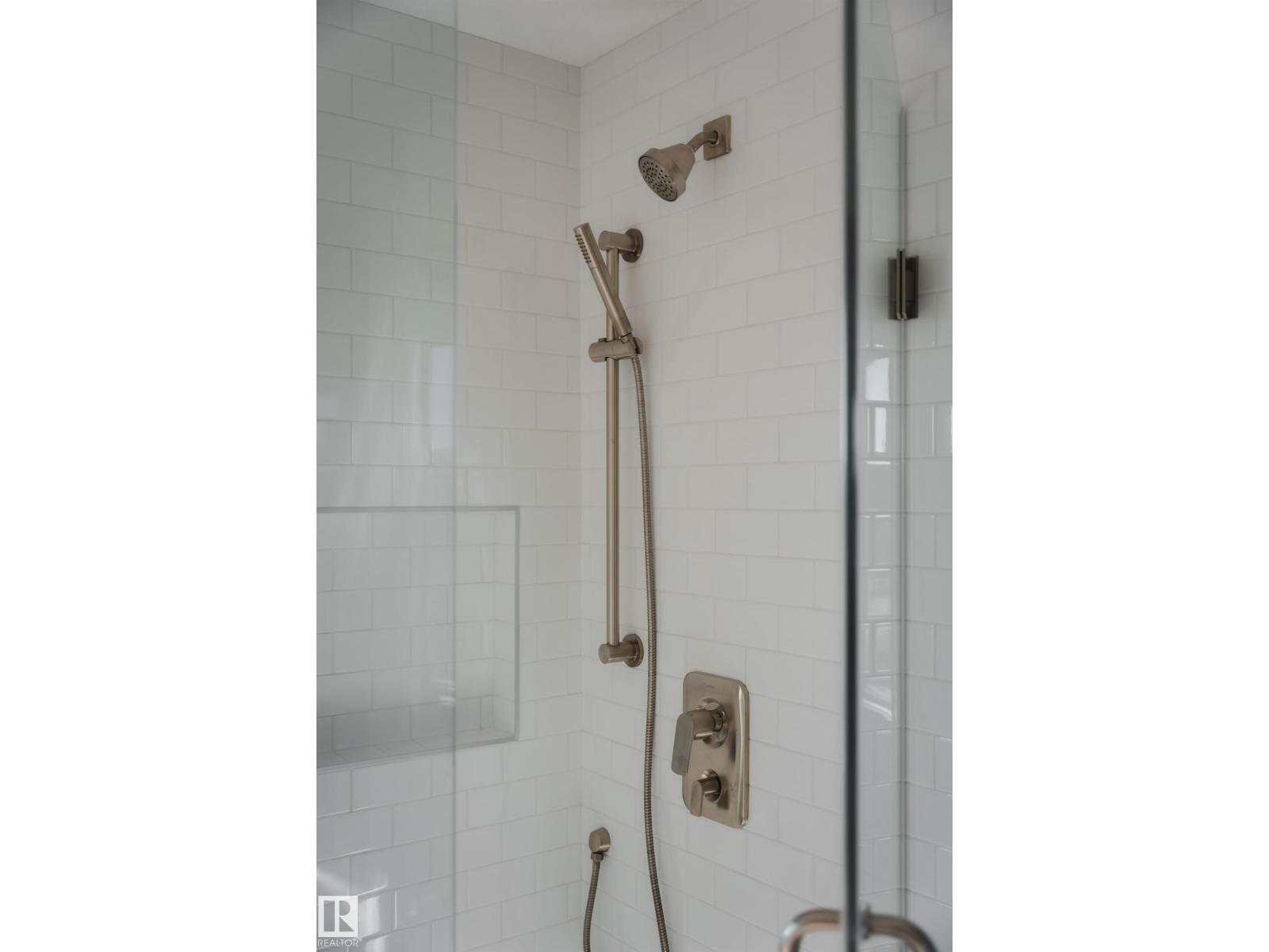77 Chartres Cl Property Photo 19
