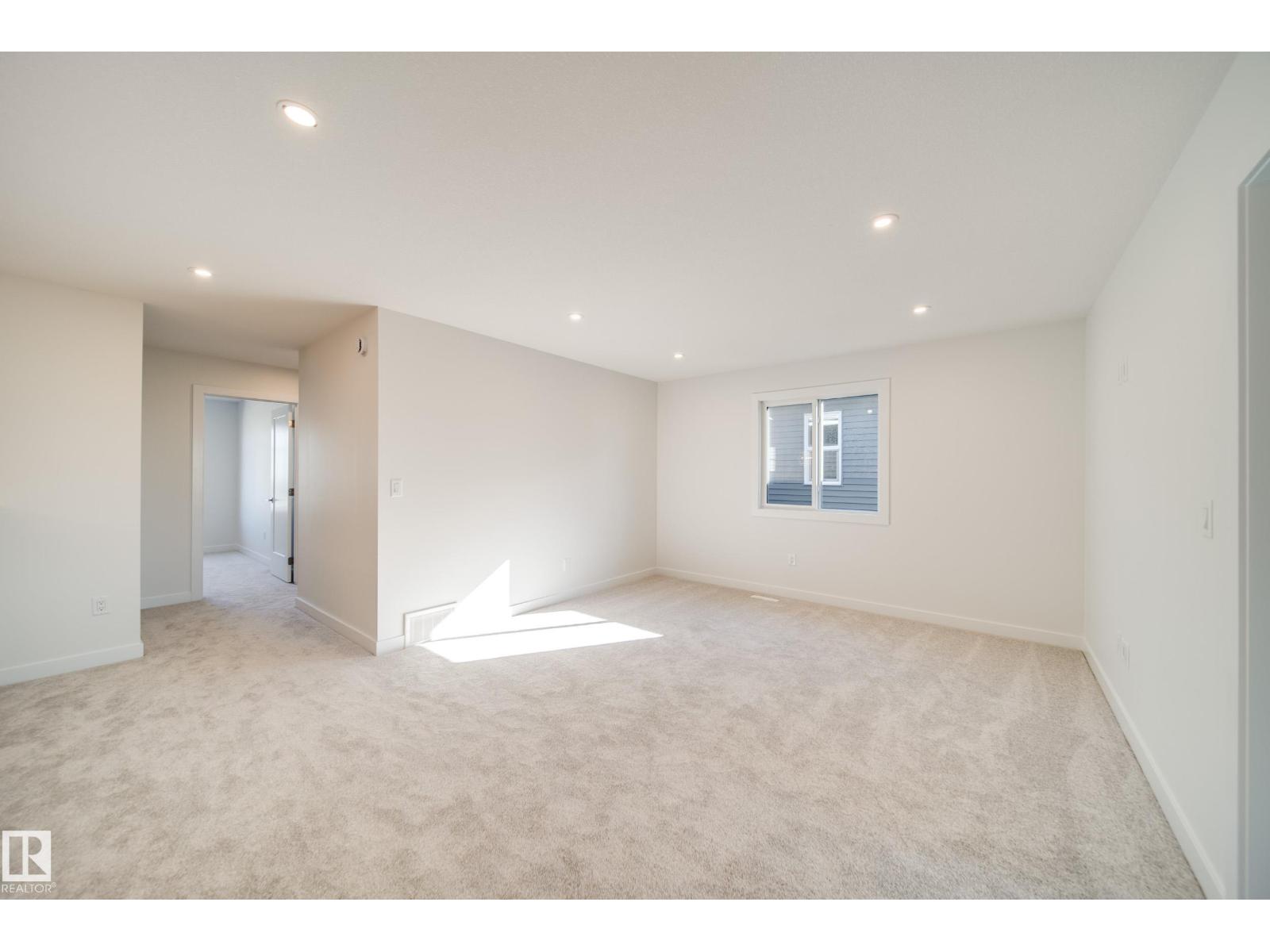 77 Chartres Cl Property Photo 23