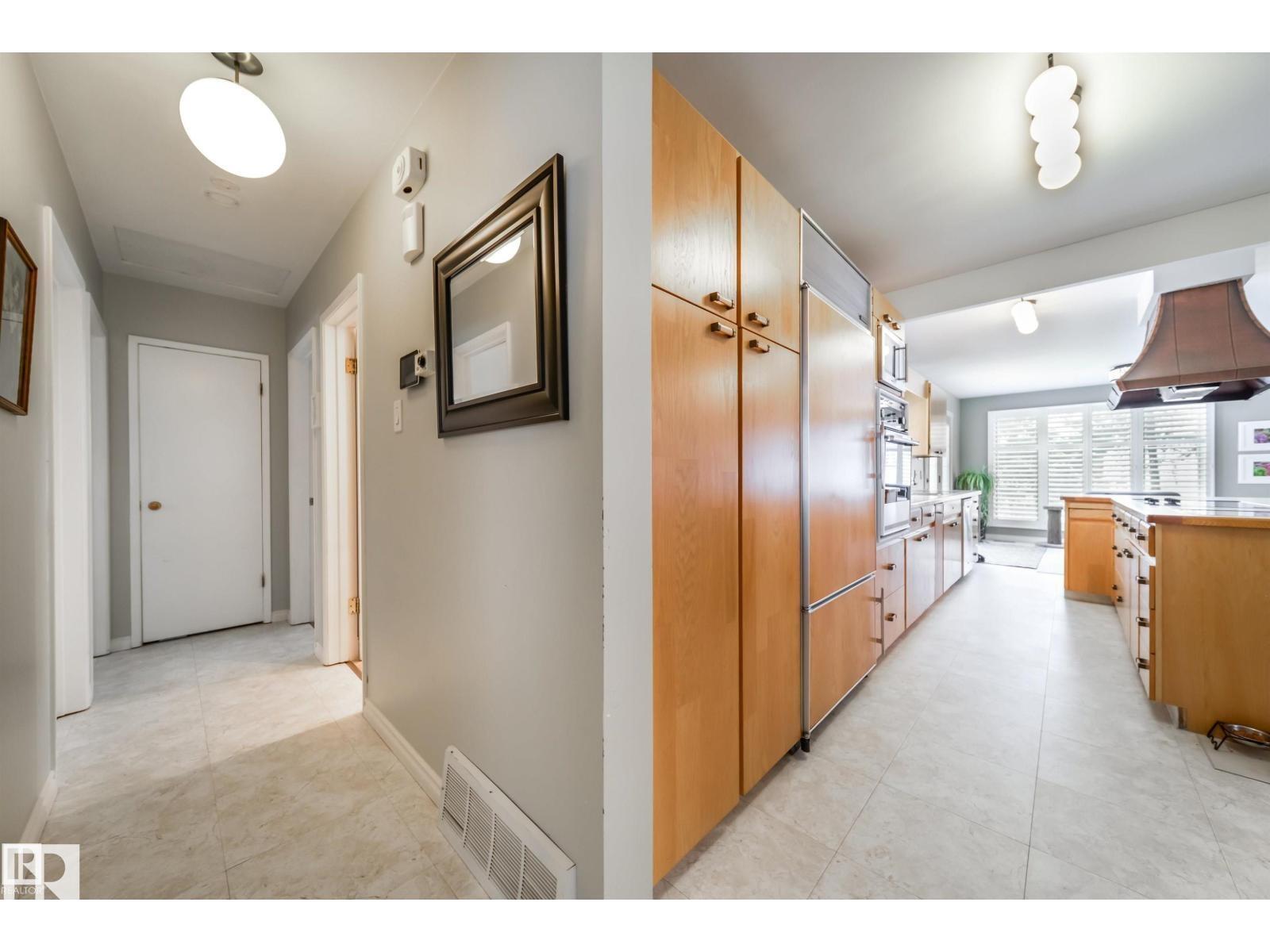 10231 46 St Nw Property Photo 10