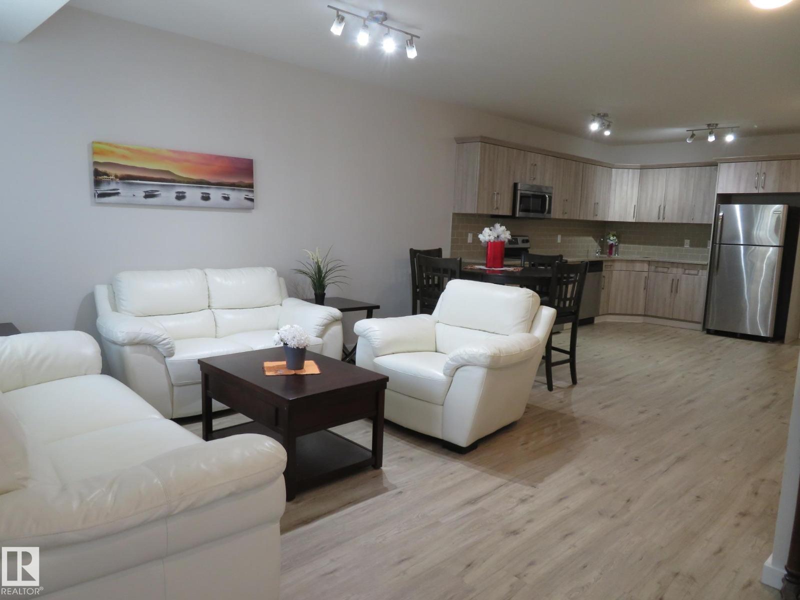 11840b 122 St Nw Property Photo 6