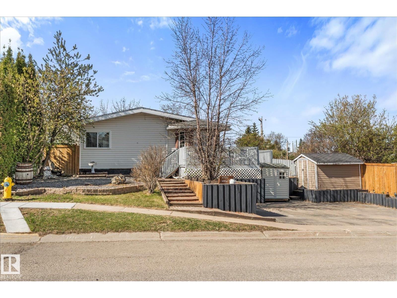 4759 48 St Property Photo 1