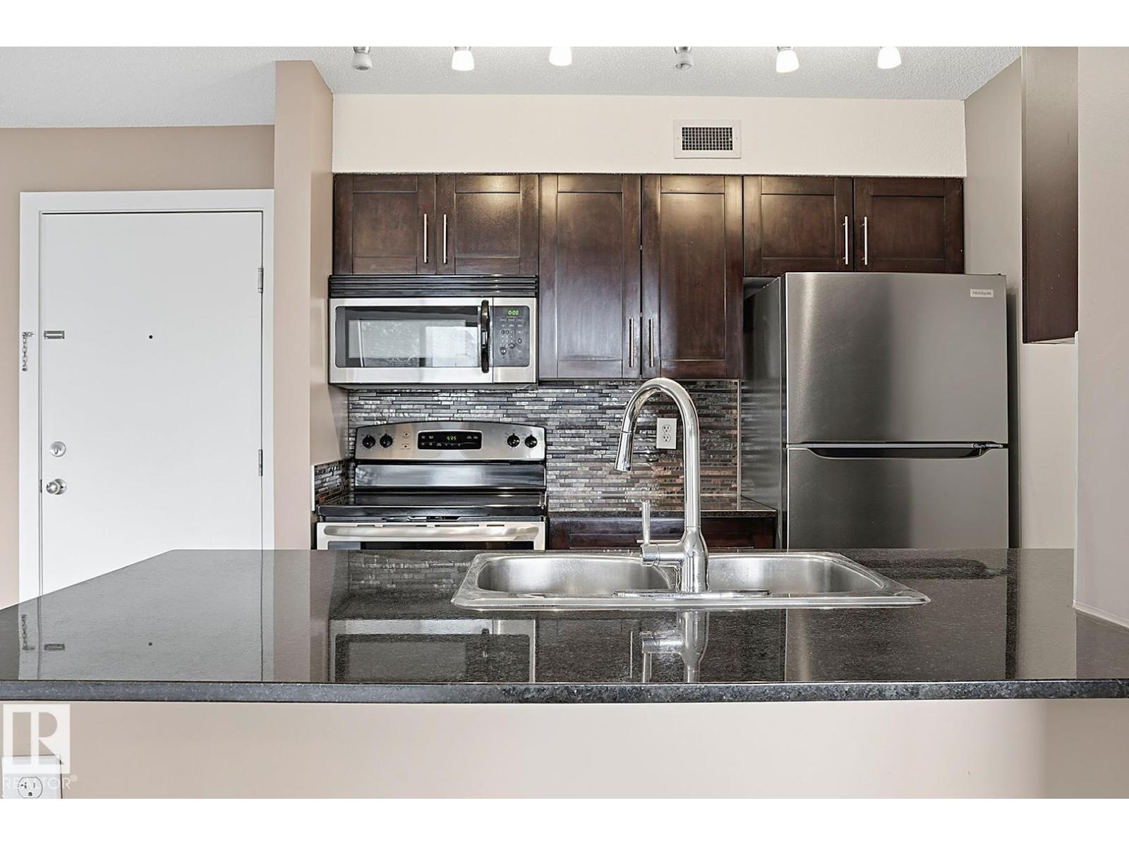 #109 11803 22 Av Sw Property Photo 8