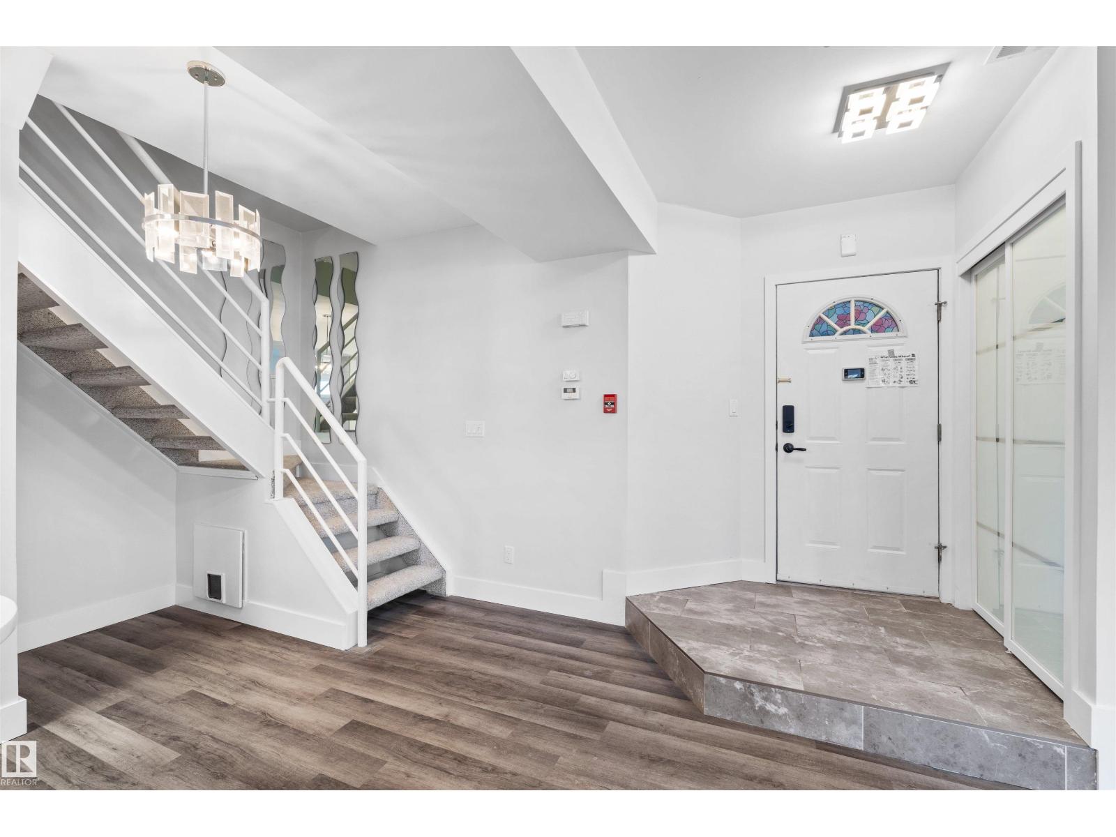 #205 10939 82 Av Nw Property Photo 2