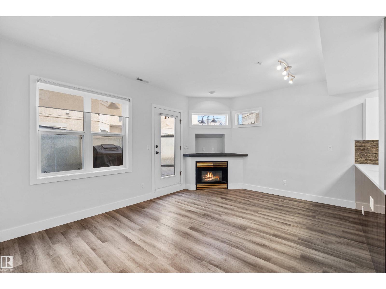 #205 10939 82 Av Nw Property Photo 3