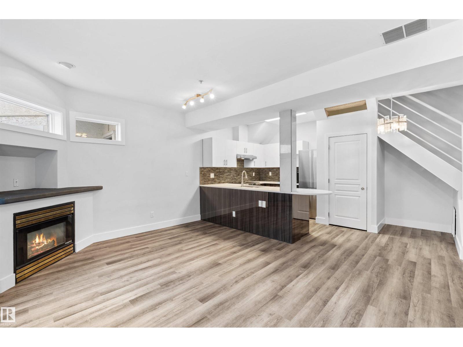 #205 10939 82 Av Nw Property Photo 4