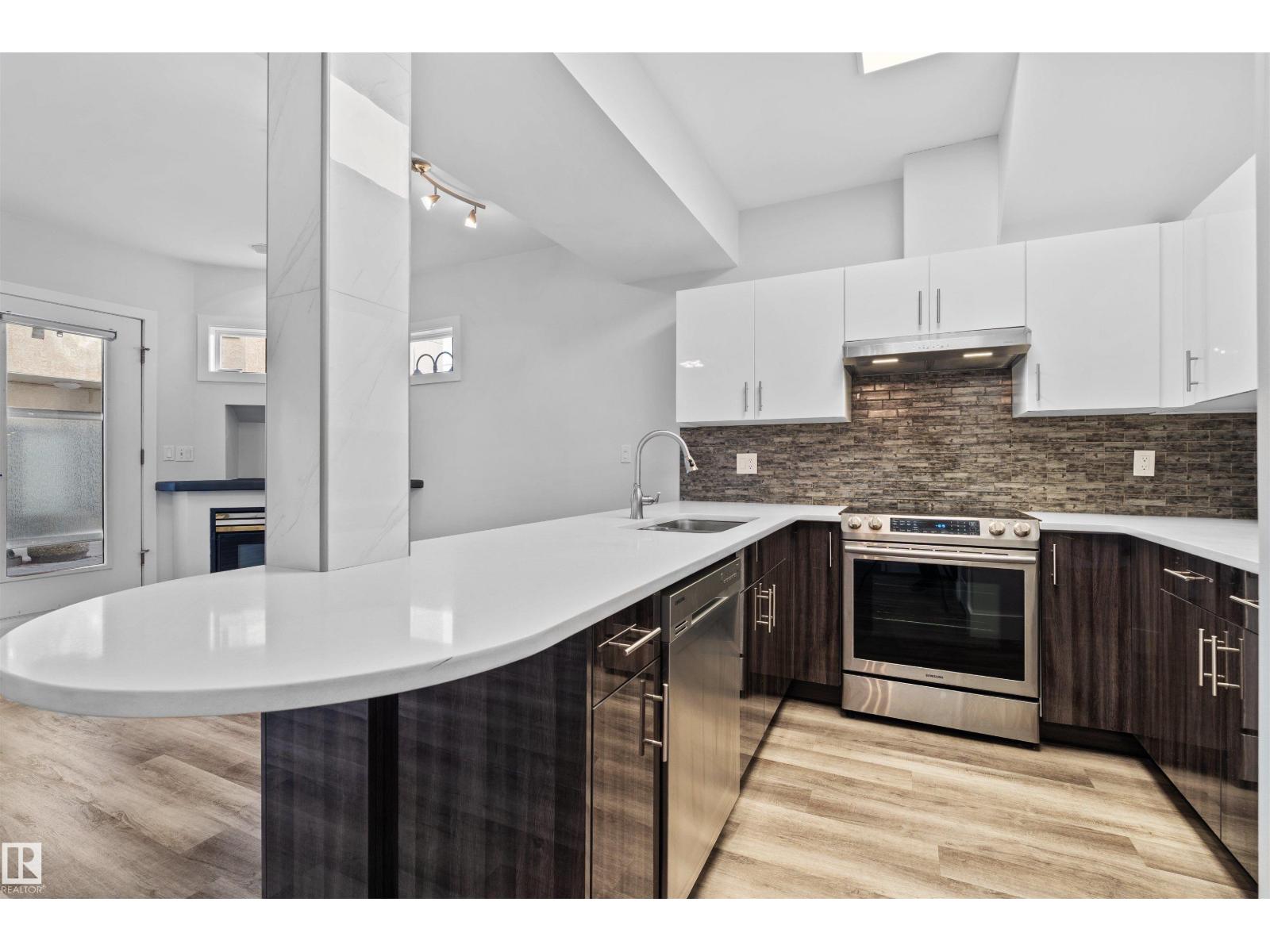 #205 10939 82 Av Nw Property Photo 6