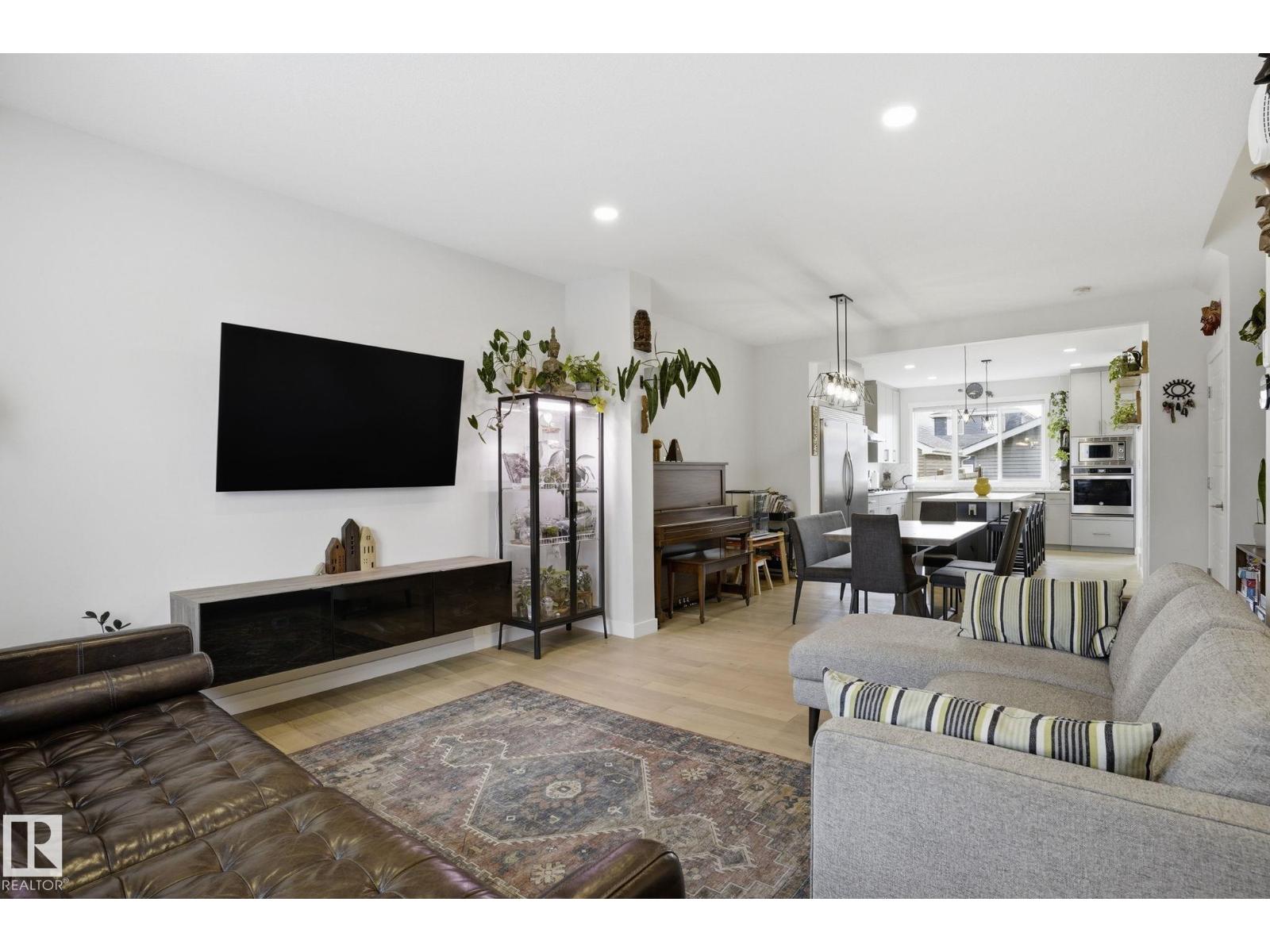 2116 159 St Sw Property Photo 6