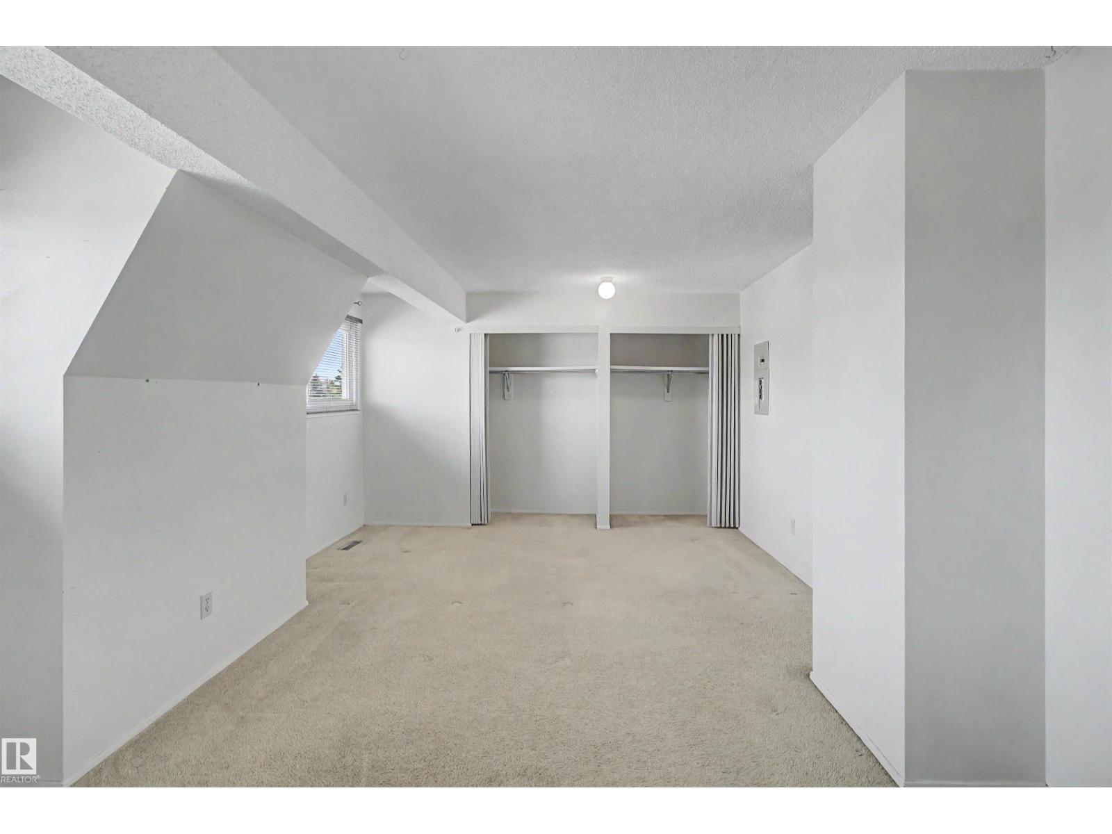 5953 40 Av Nw Property Photo 11