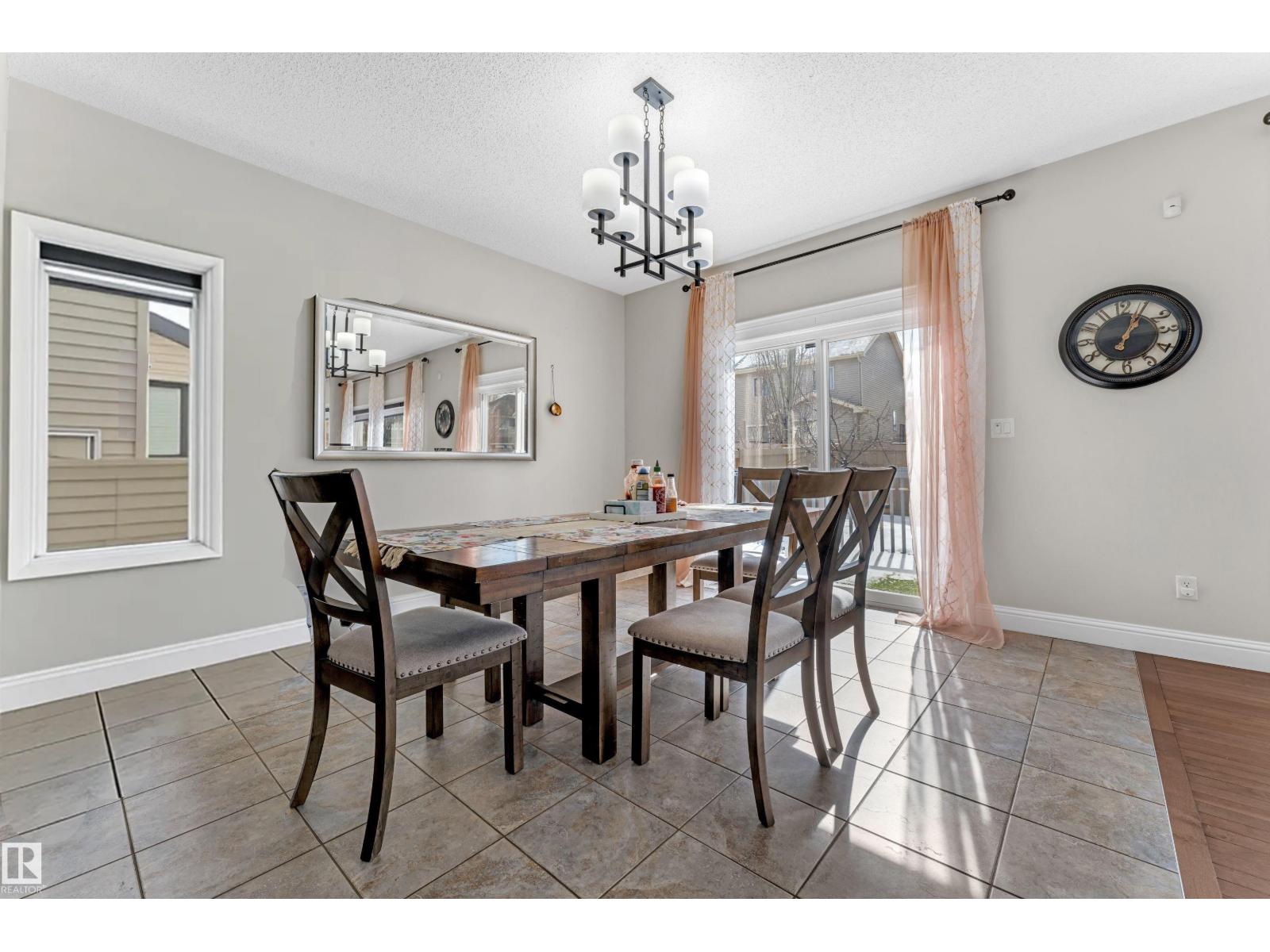 6159 12 Av Sw Property Photo 7