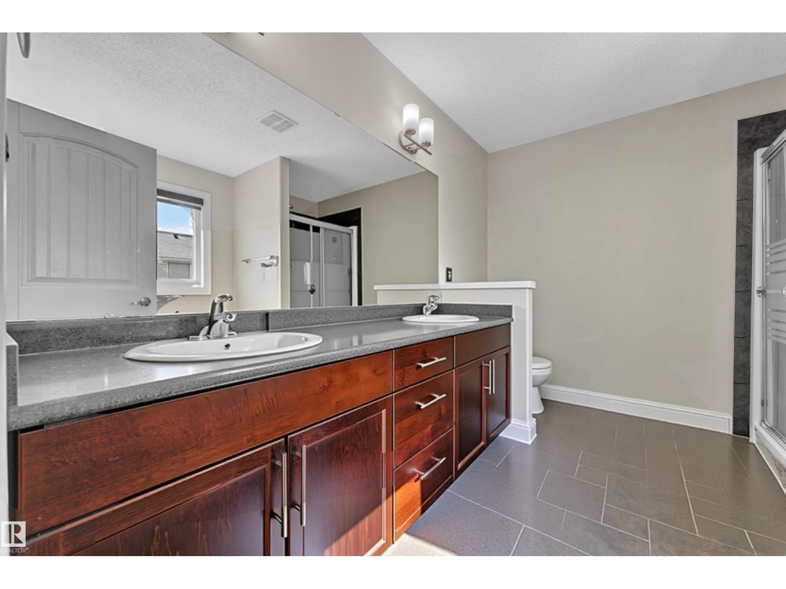 6159 12 Av Sw Property Photo 16