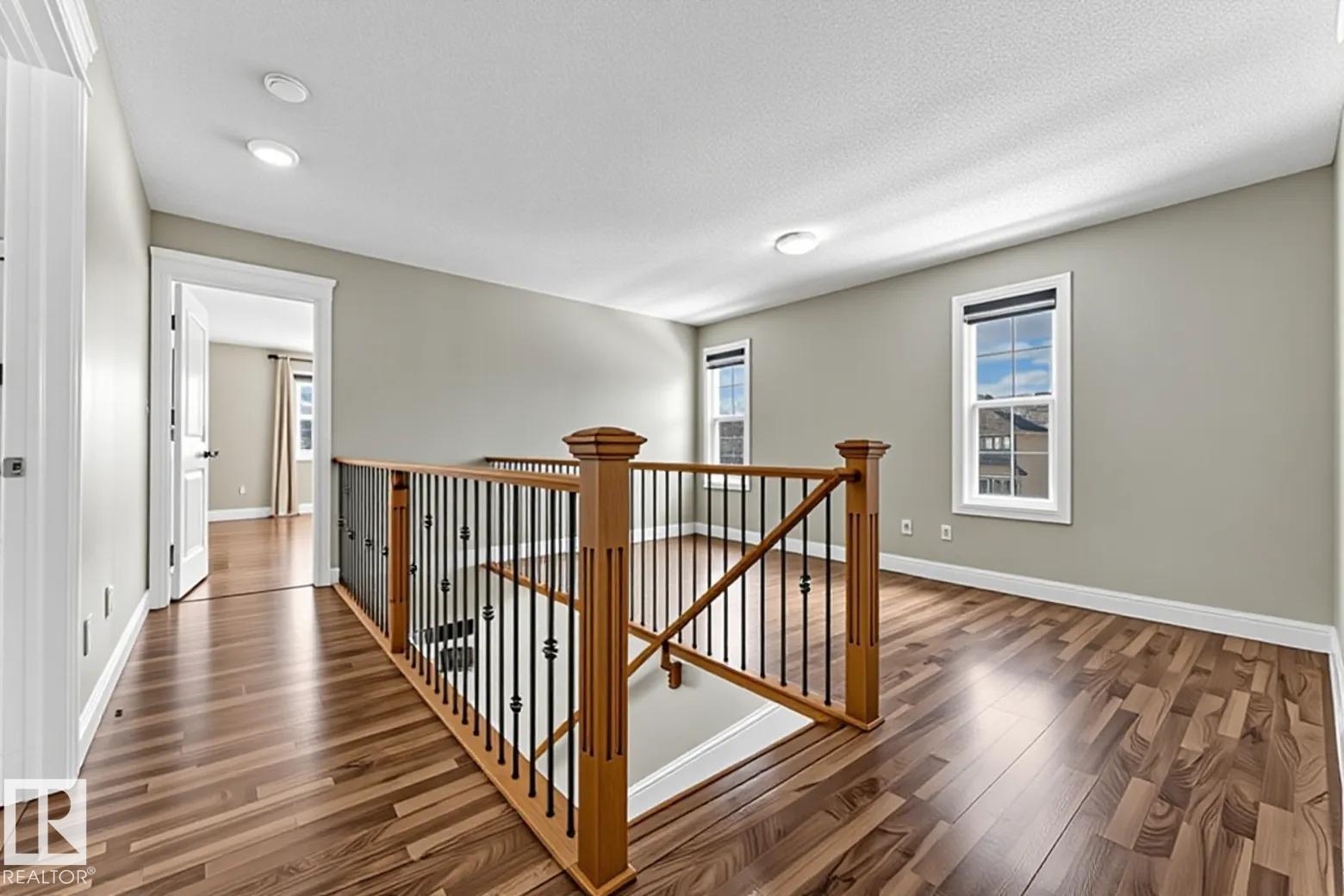 6159 12 Av Sw Property Photo 19