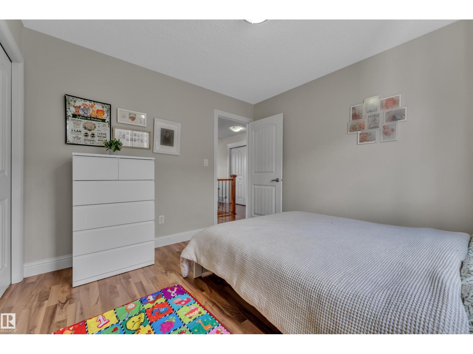6159 12 Av Sw Property Photo 22