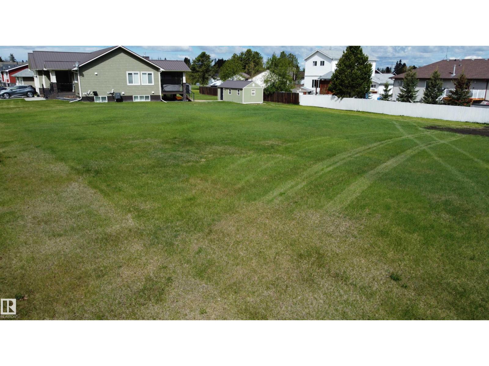 4516 50 Av Property Photo 1