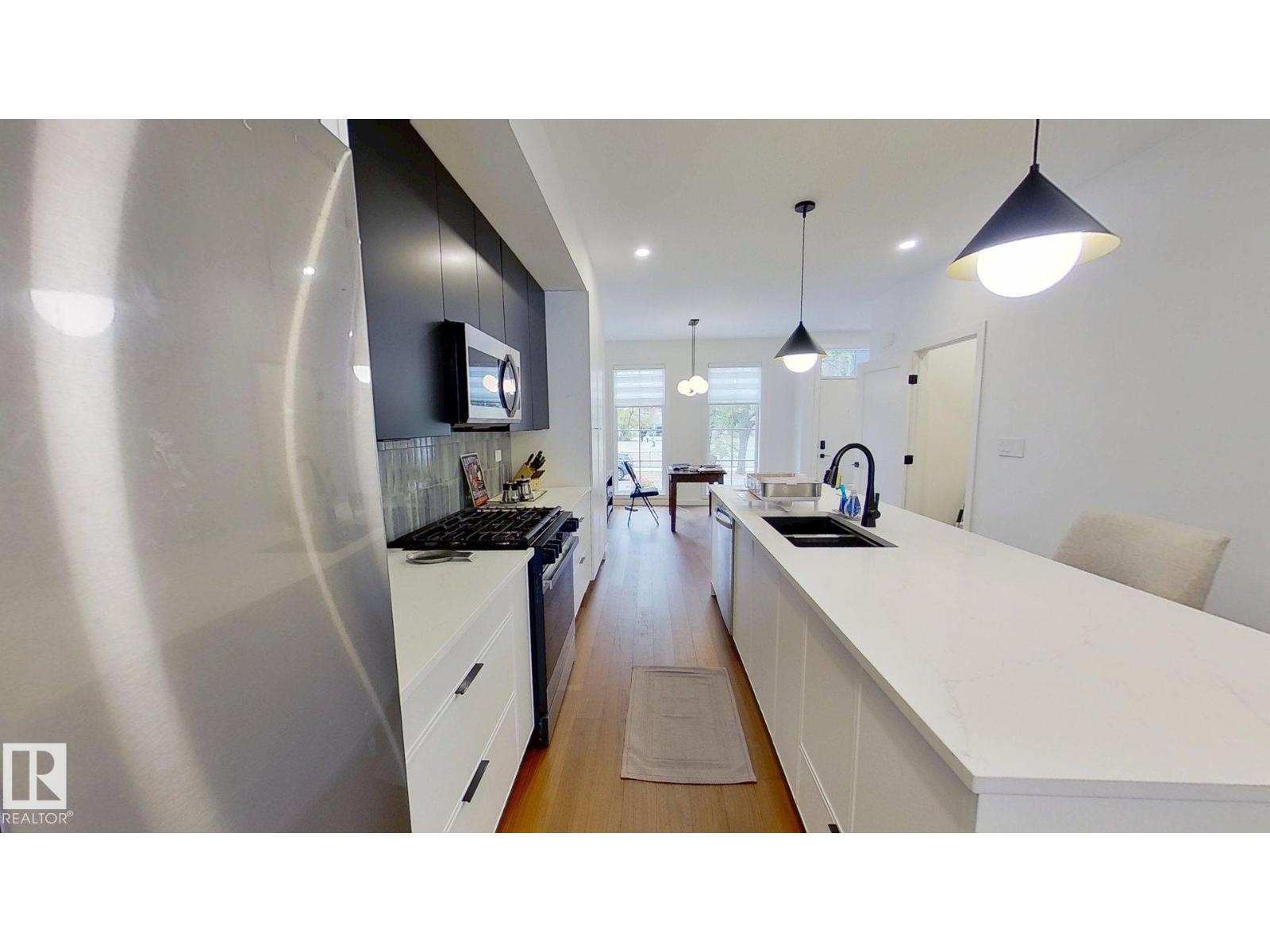 11308 128 St Nw Property Photo 4