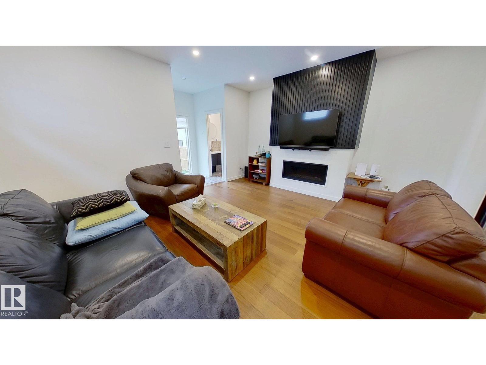 11308 128 St Nw Property Photo 6