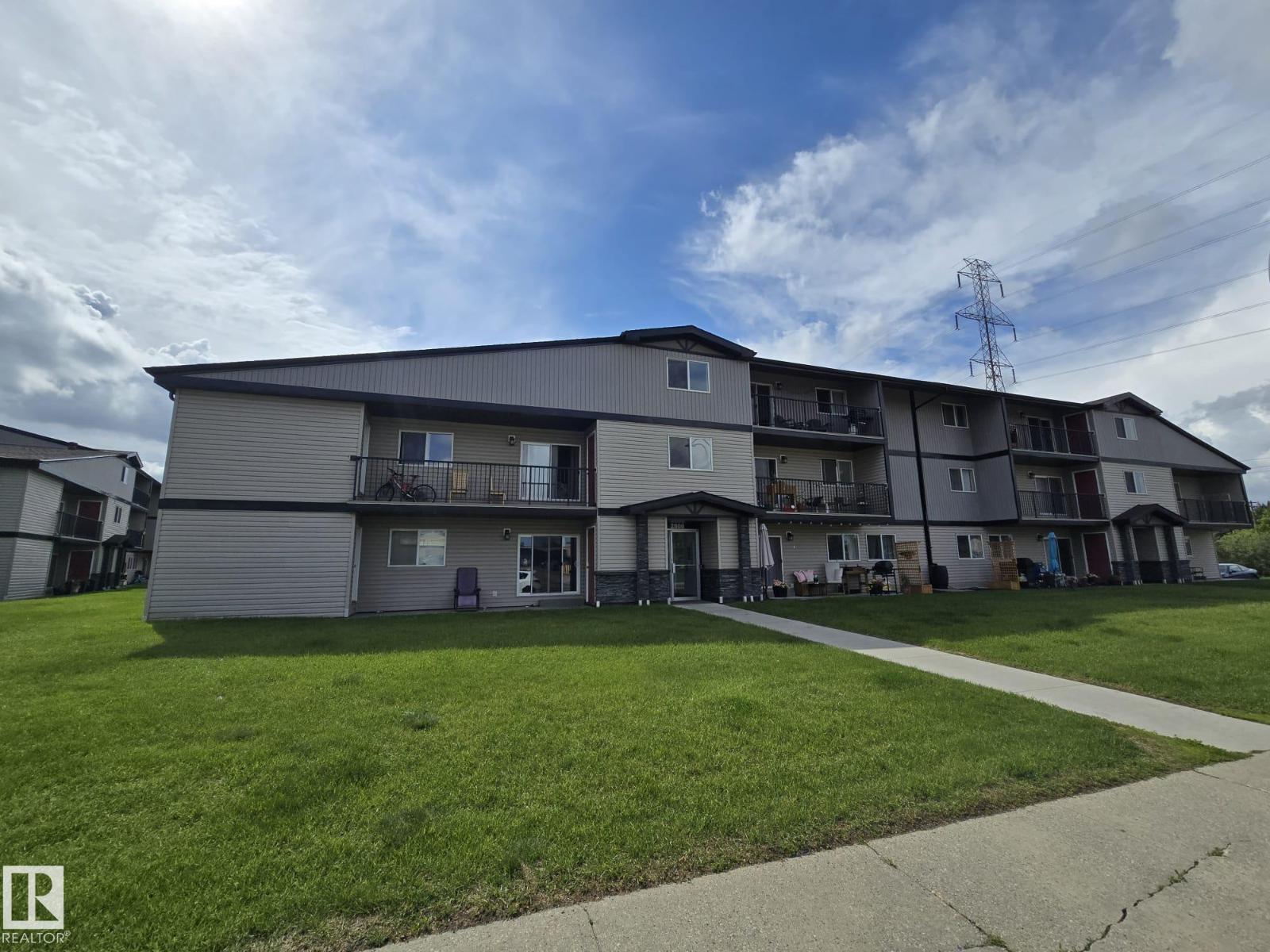 #a7 2808 116 St Nw Property Photo 1