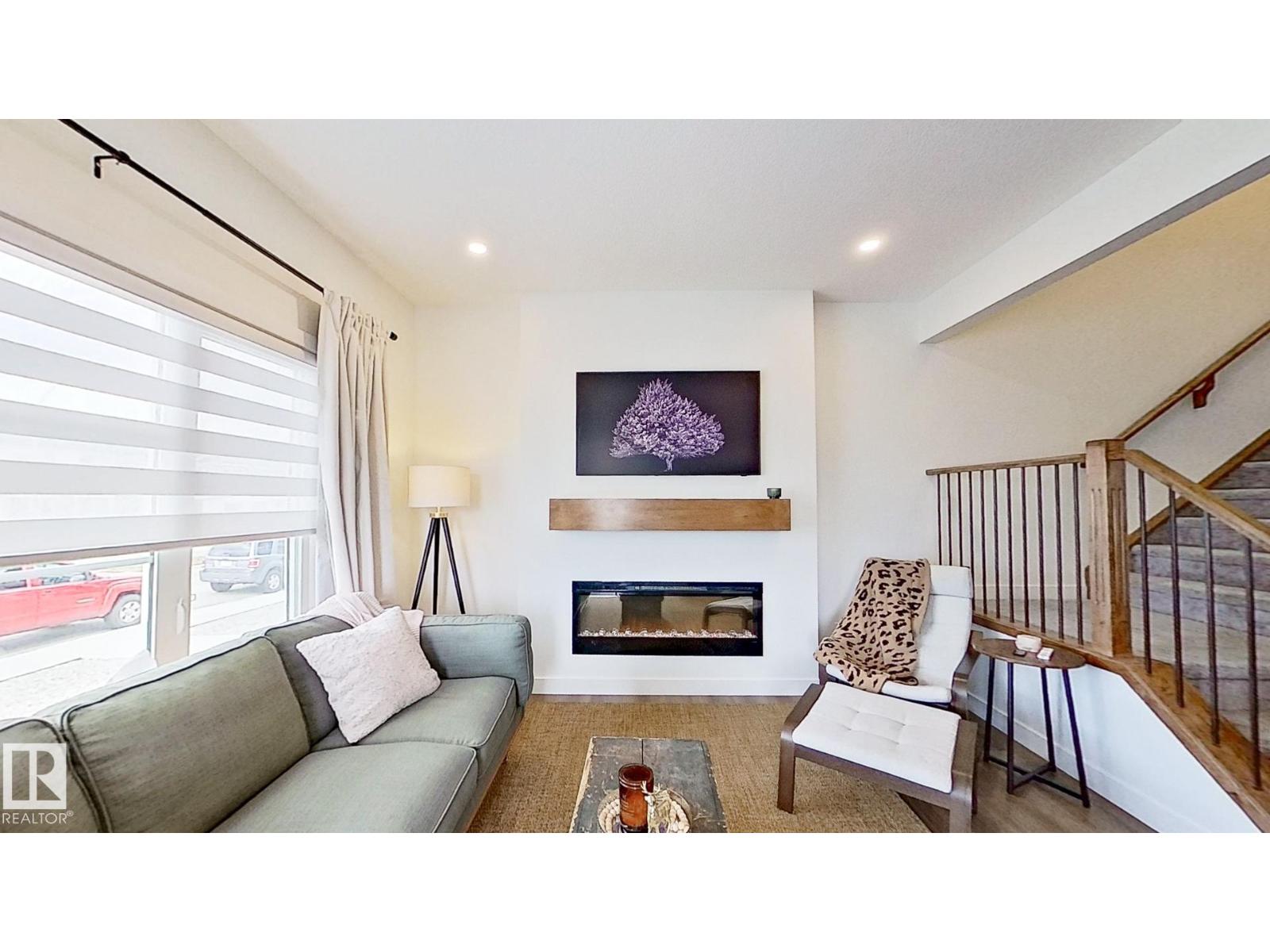 37 Emberside Link Property Photo 3