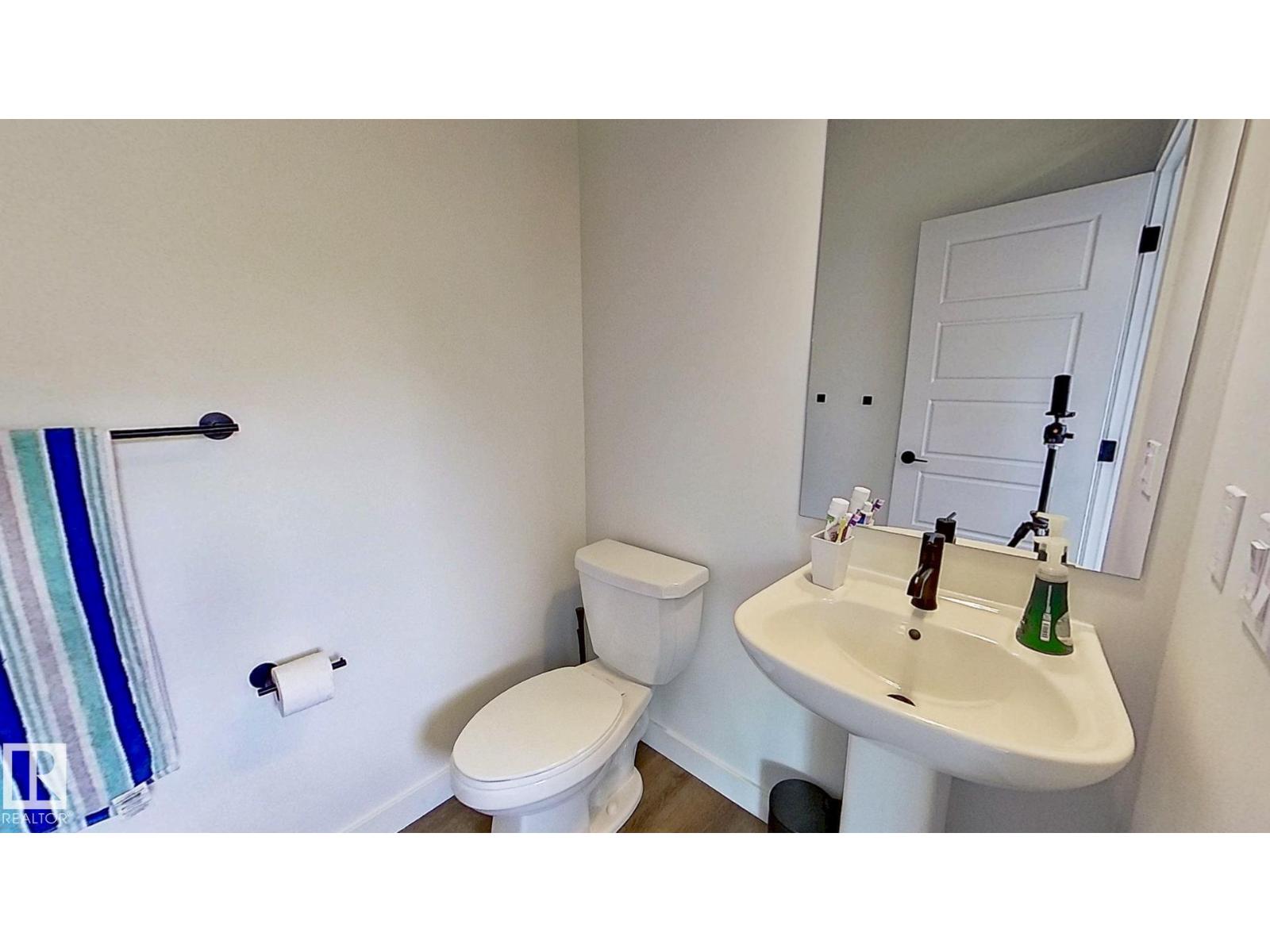 37 Emberside Link Property Photo 11