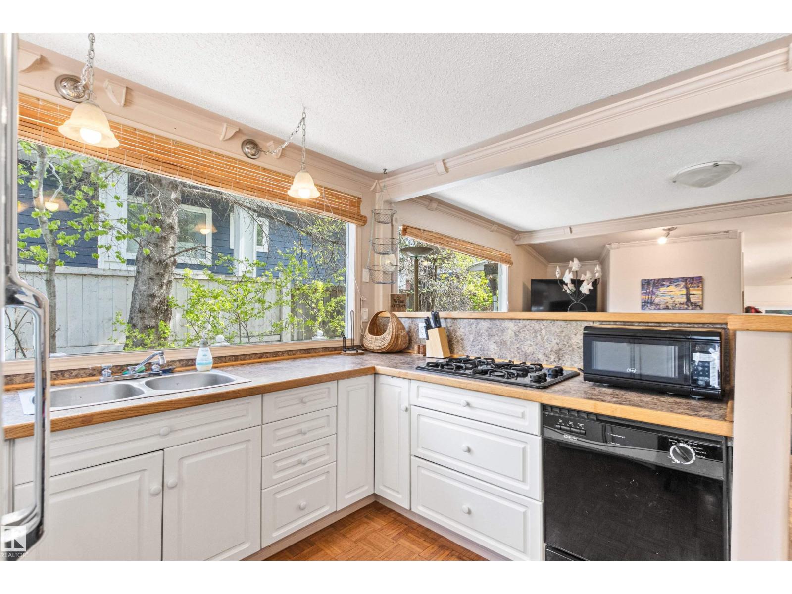 32 Marine Drive Property Photo 12