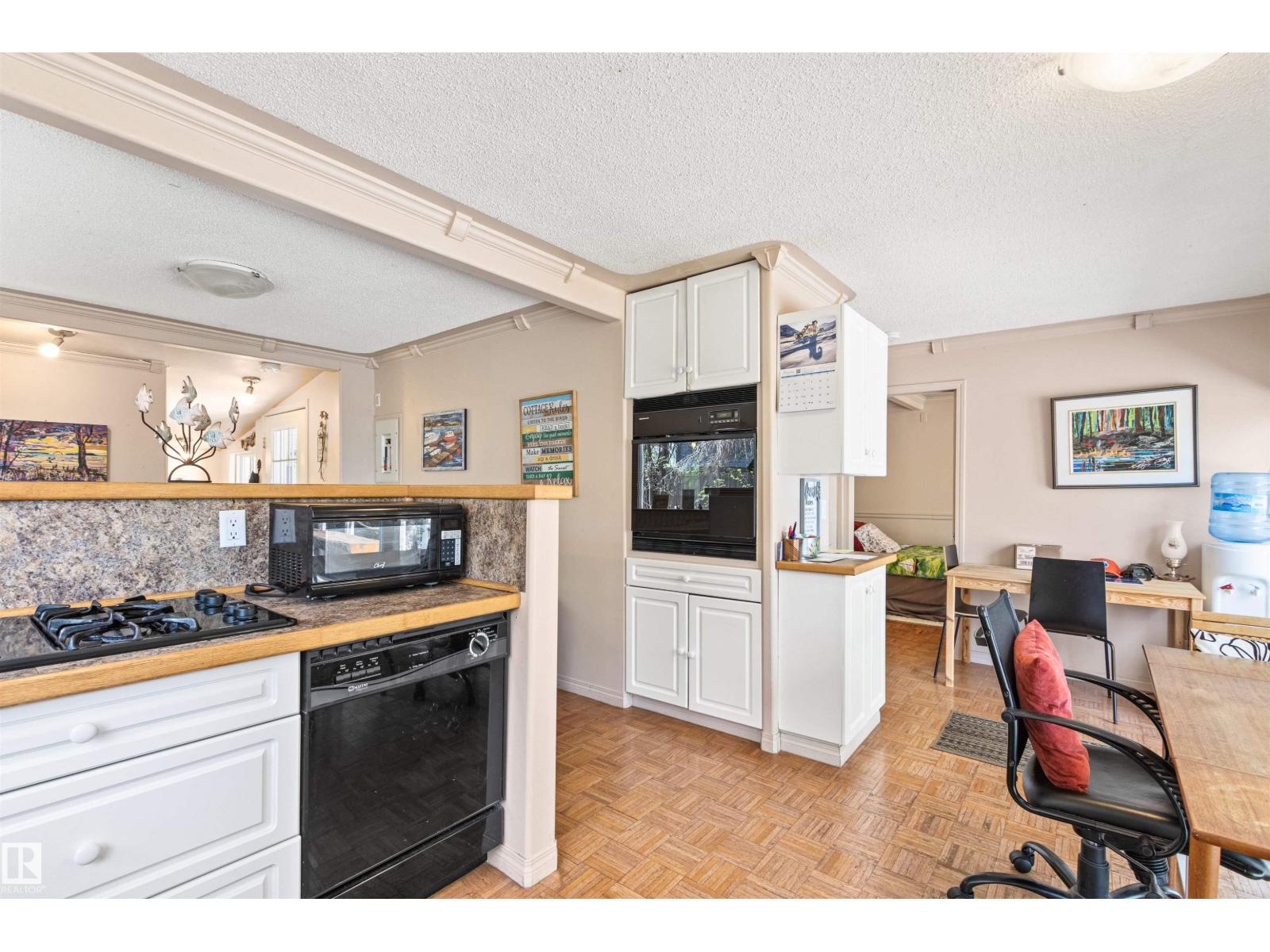 32 Marine Drive Property Photo 14
