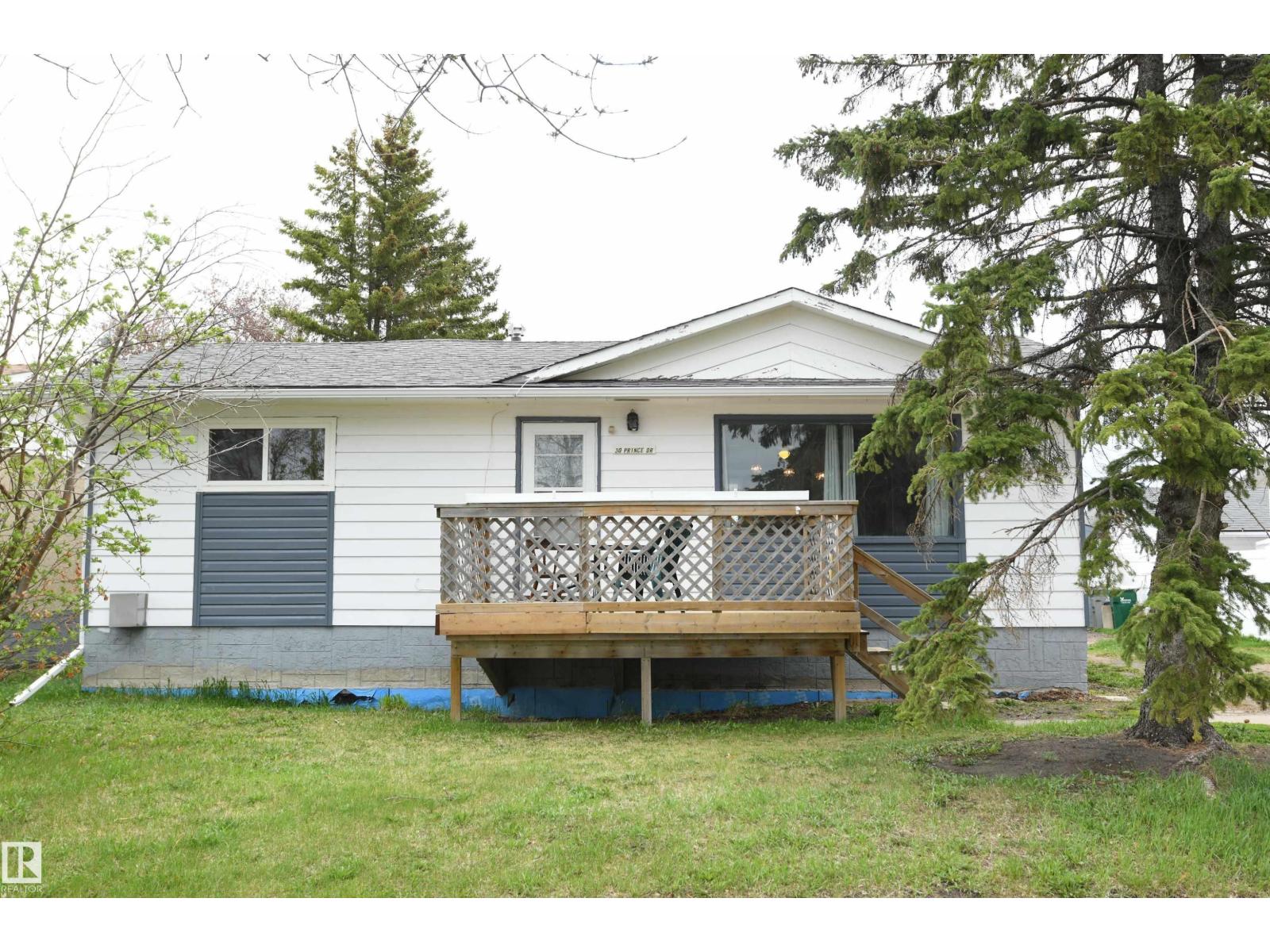 30 Prince Dr Property Photo 1