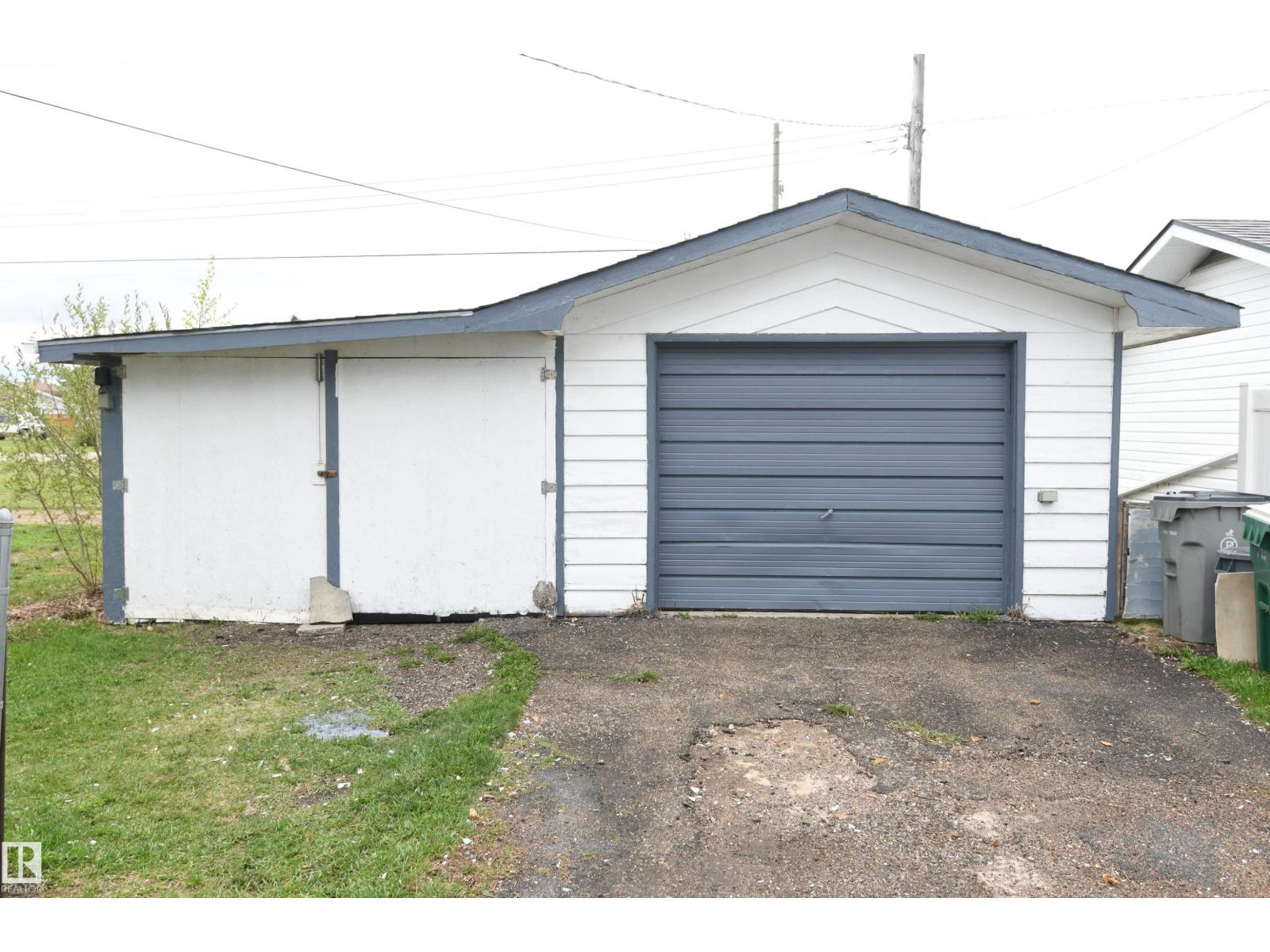 30 Prince Dr Property Photo 3